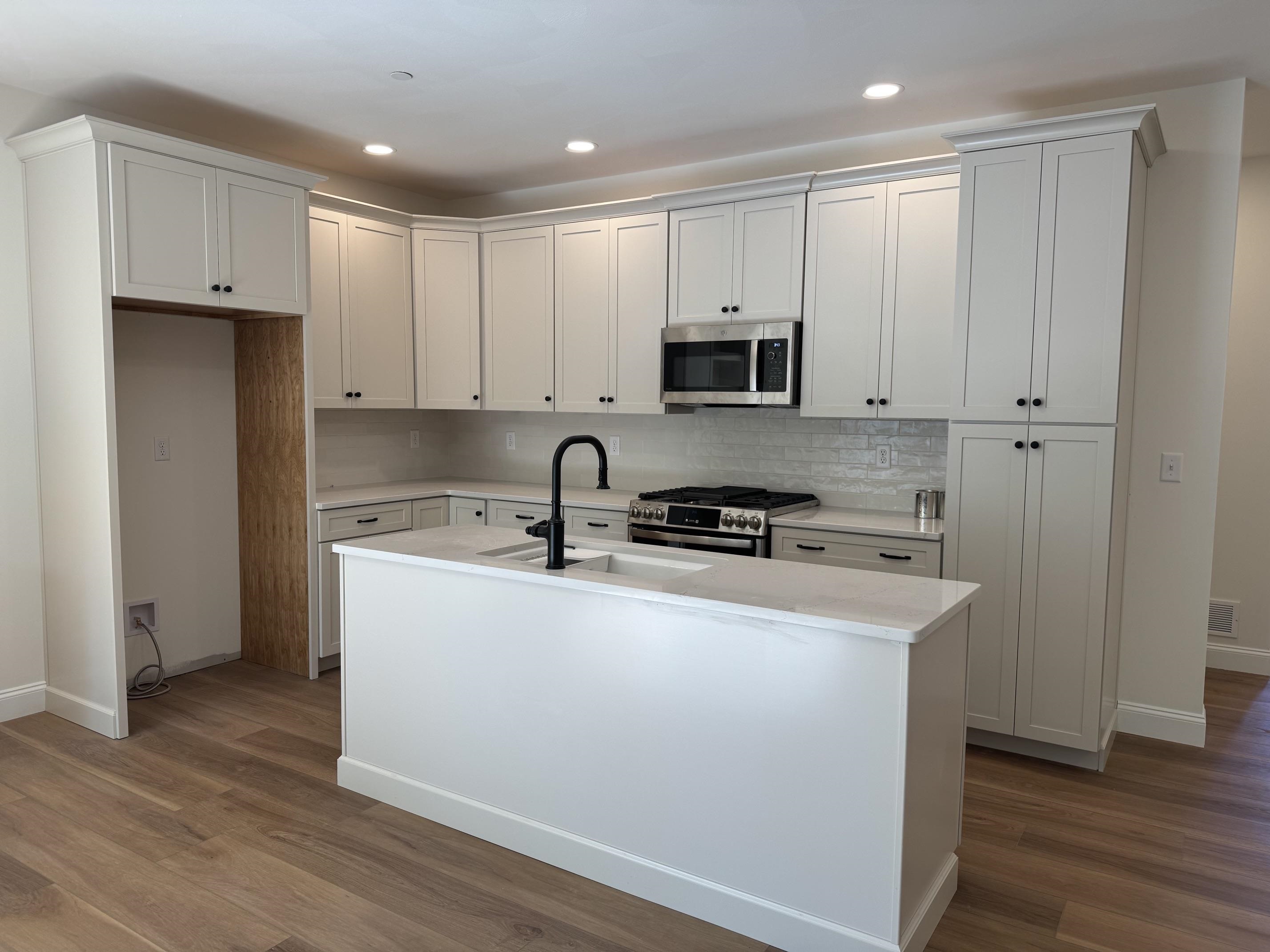 5C Dearborn Cir, Goffstown, NH 03045