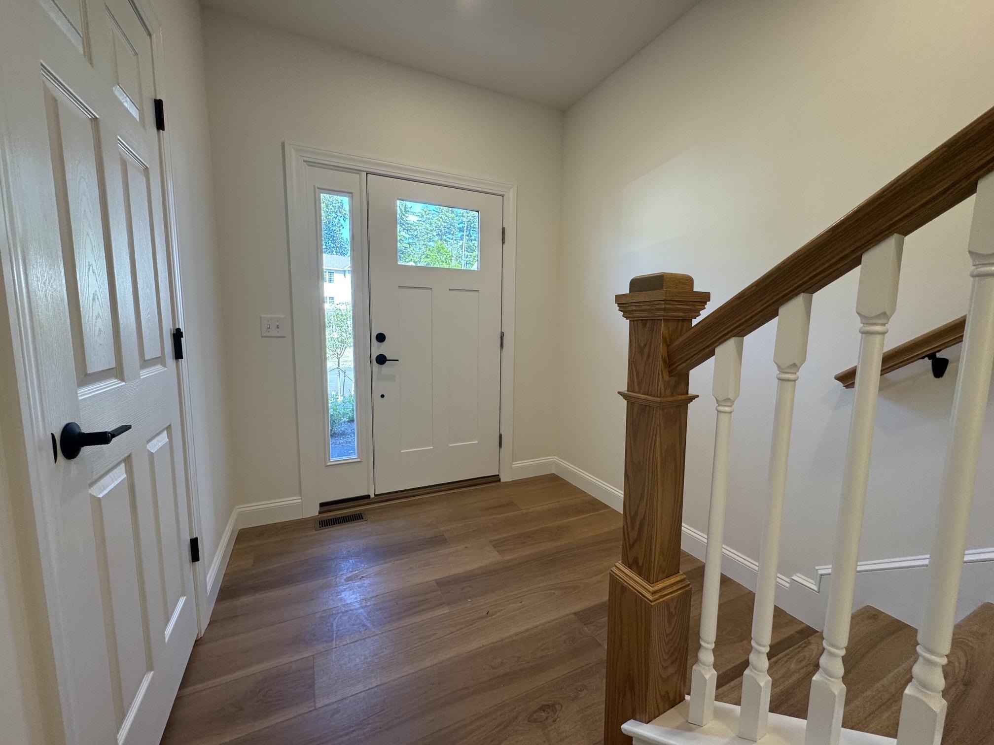 5C Dearborn Cir, Goffstown, NH 03045