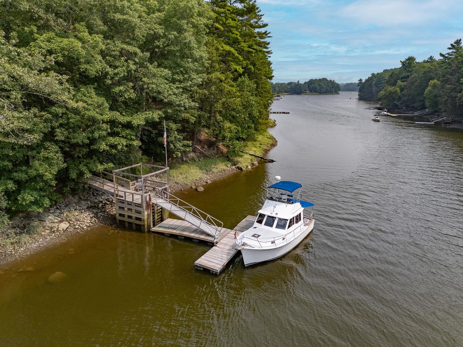 26 Smith Garrison Rd, Newmarket, NH 03857