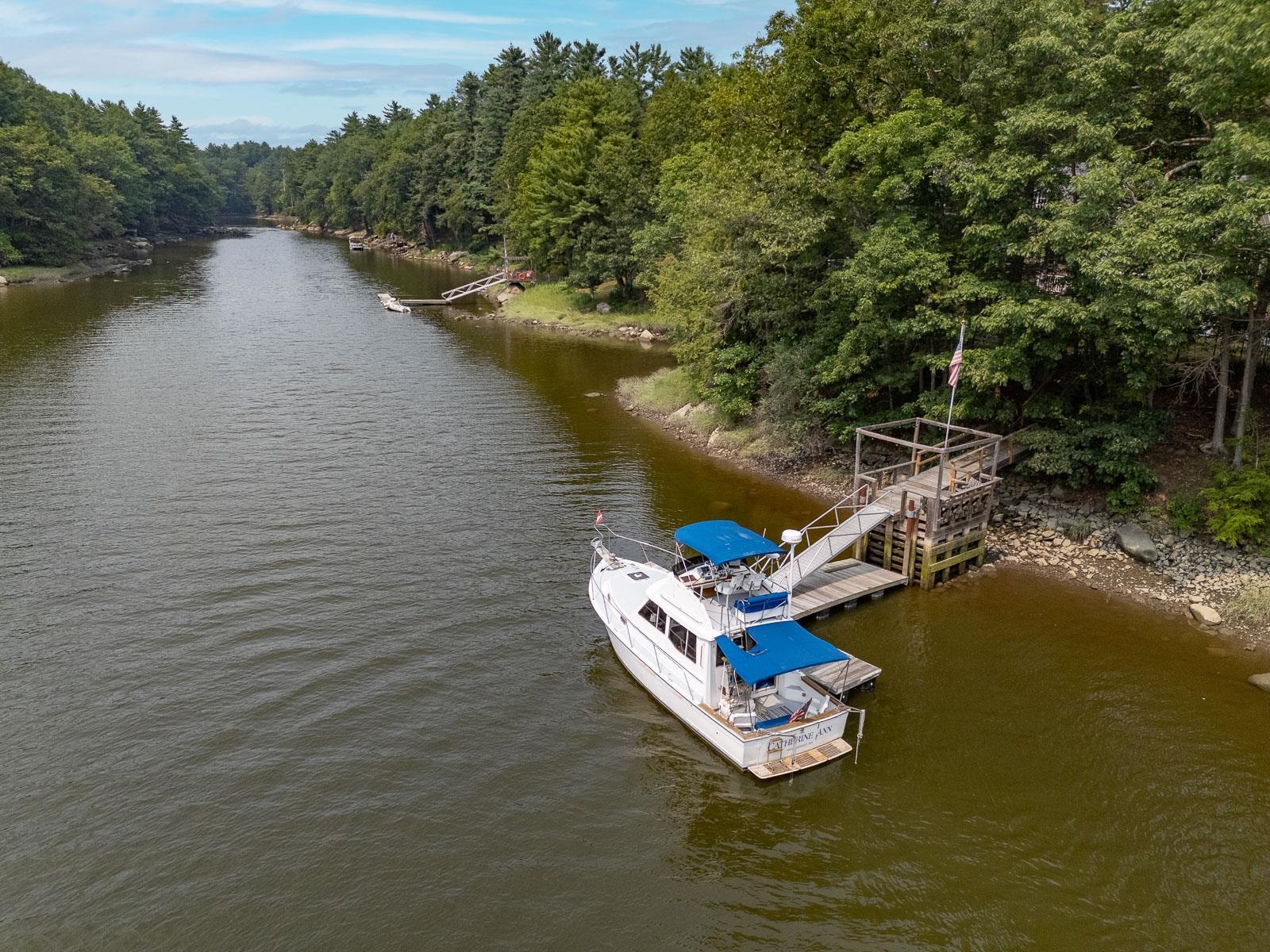 26 Smith Garrison Rd, Newmarket, NH 03857