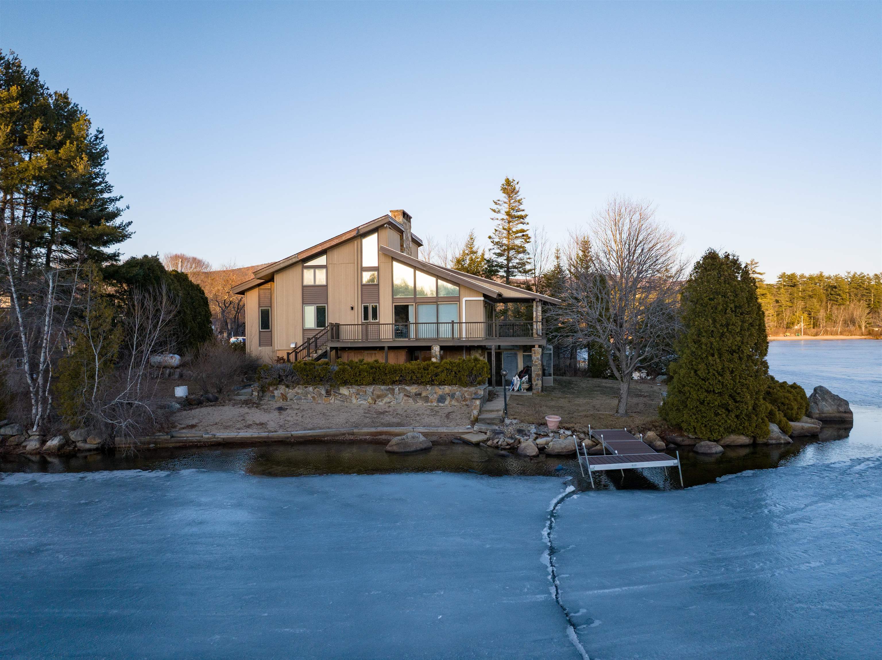 26 Myrtle Dr, Moultonborough, NH 03254