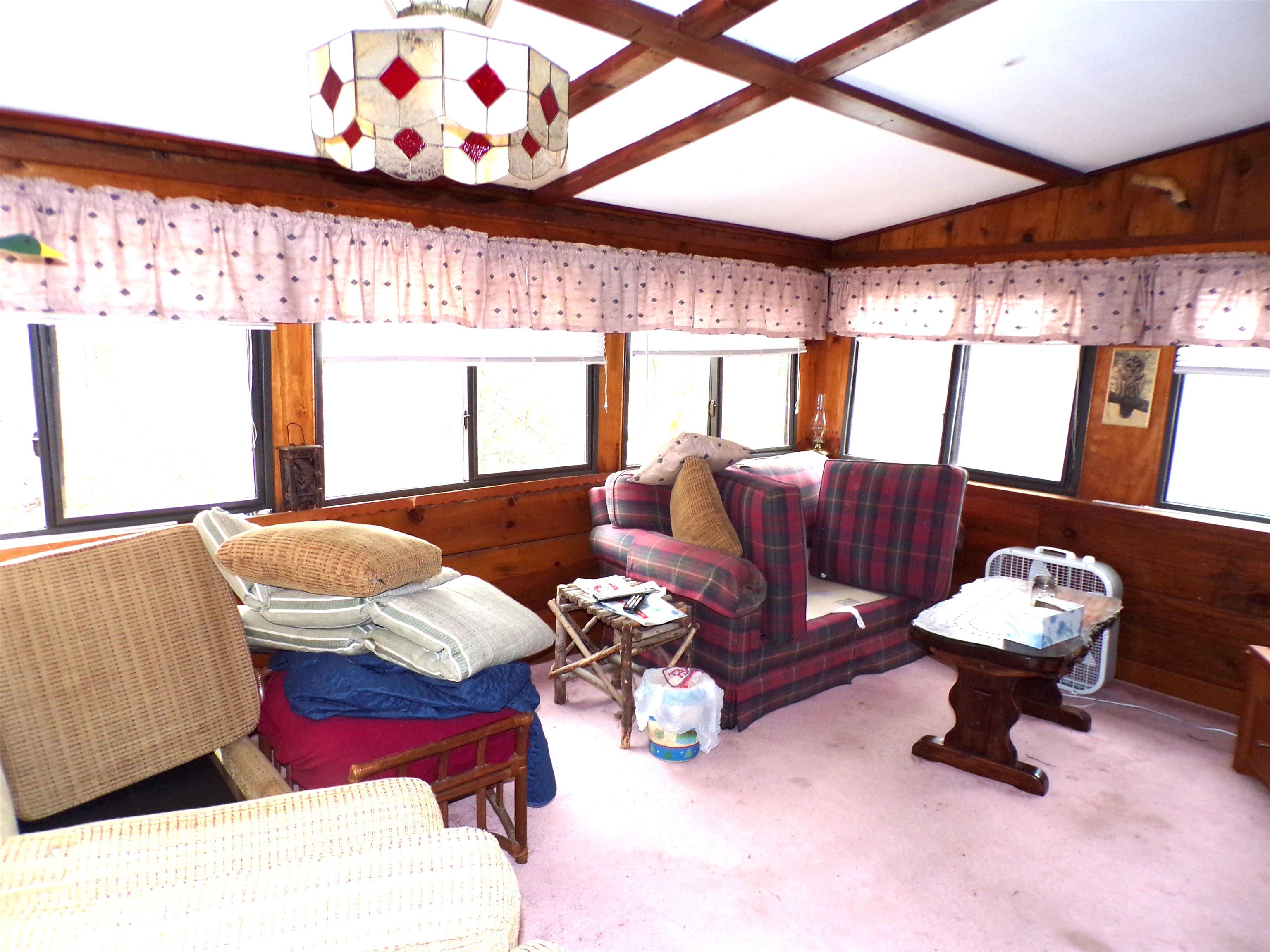 40 Lark St, Franklin, NH 03235