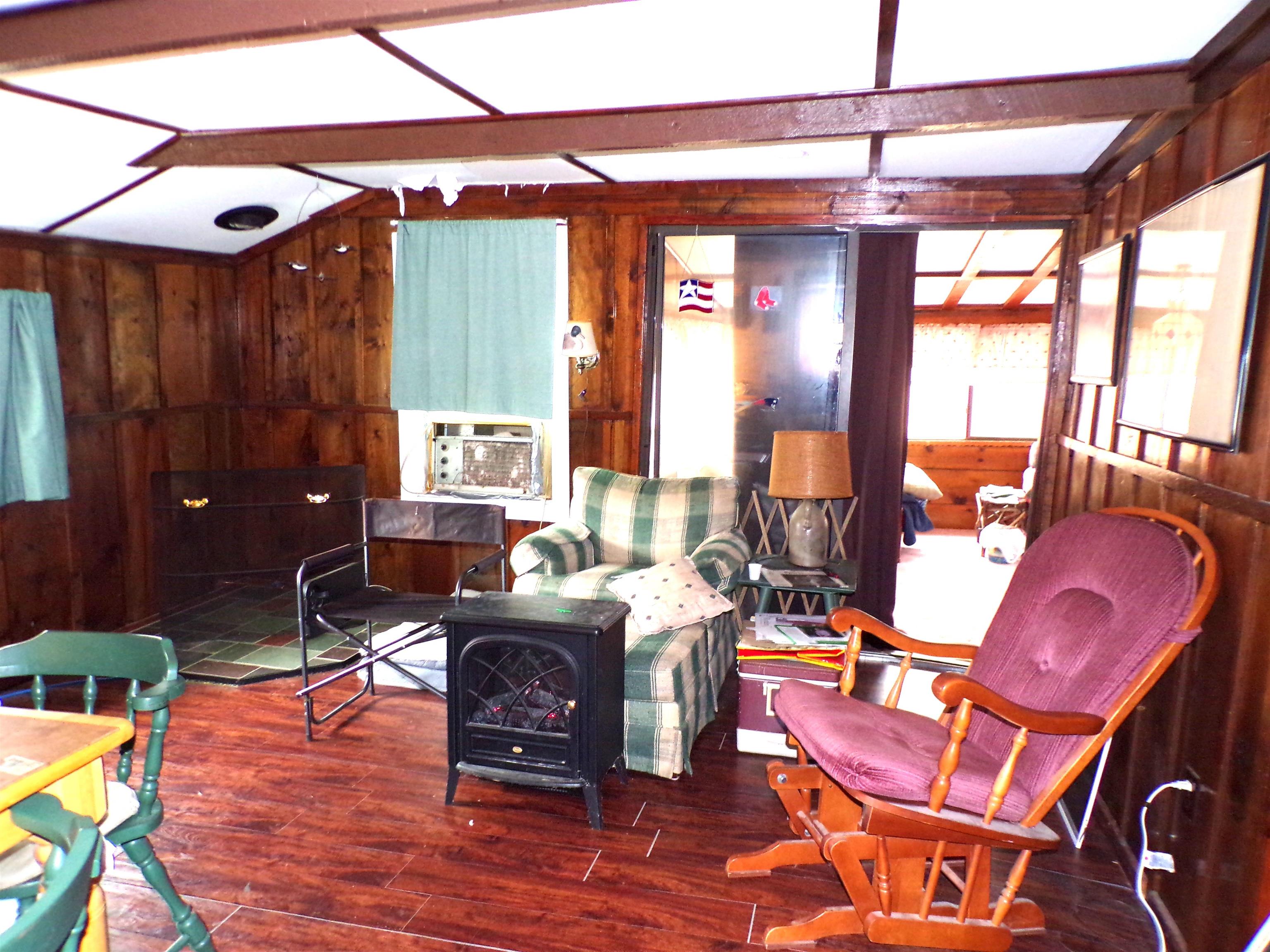 40 Lark St, Franklin, NH 03235