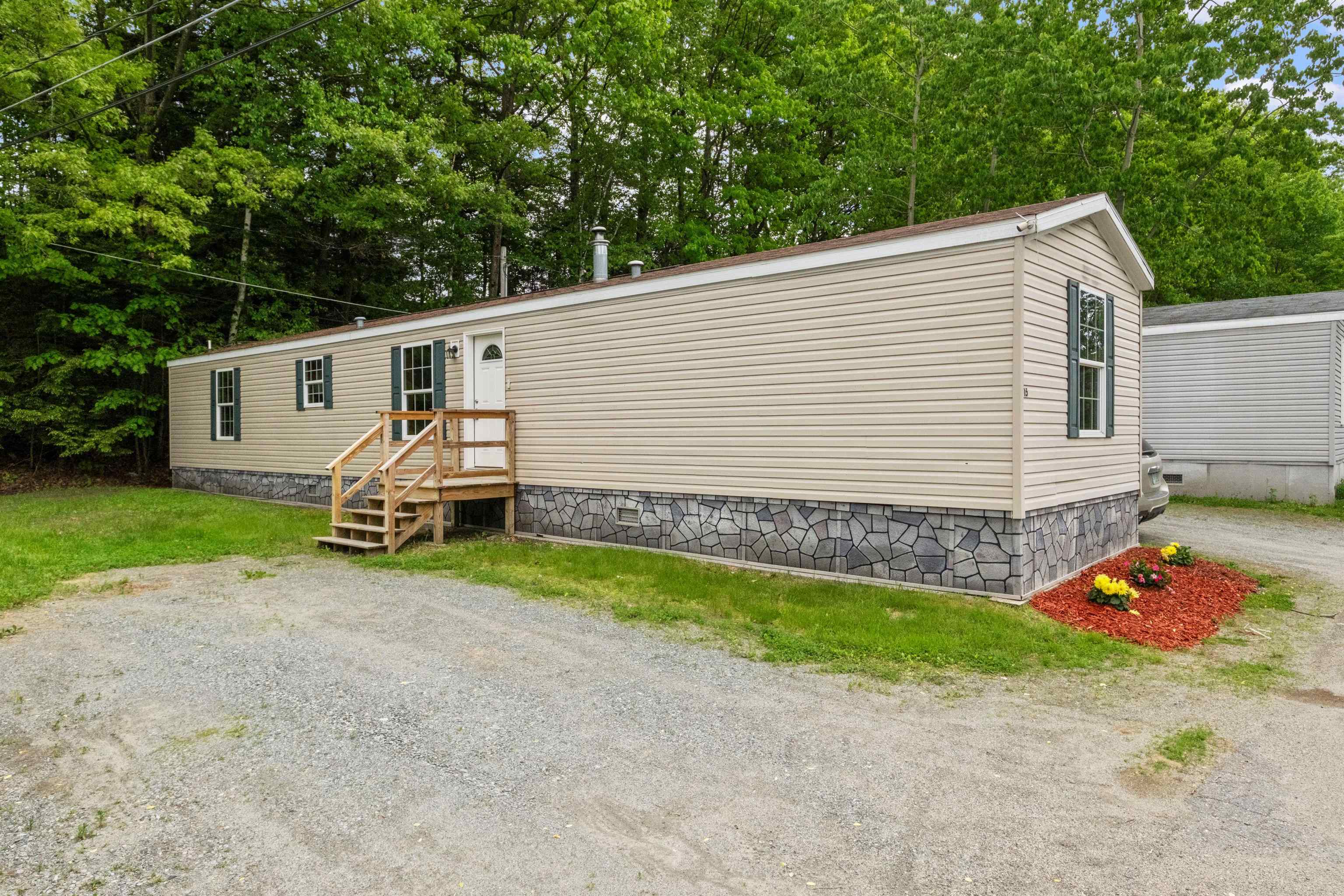 15 Trailer Park Rd, Haverhill, NH 03785
