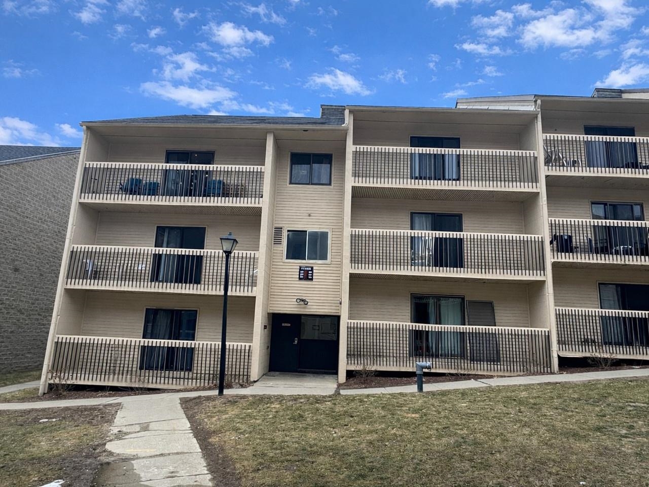 37 South Williams Street Unit: 320