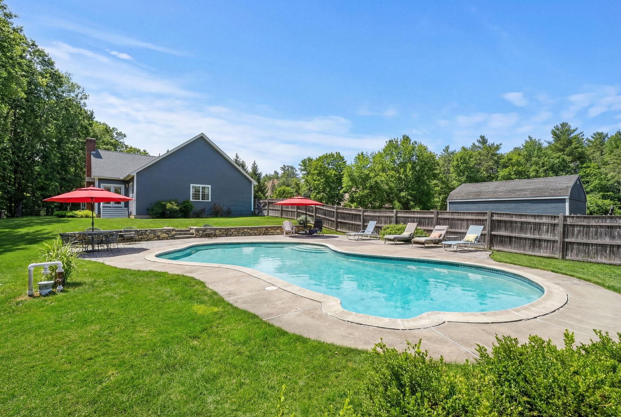 15 Wright Acres Rd, Bedford, NH 03110