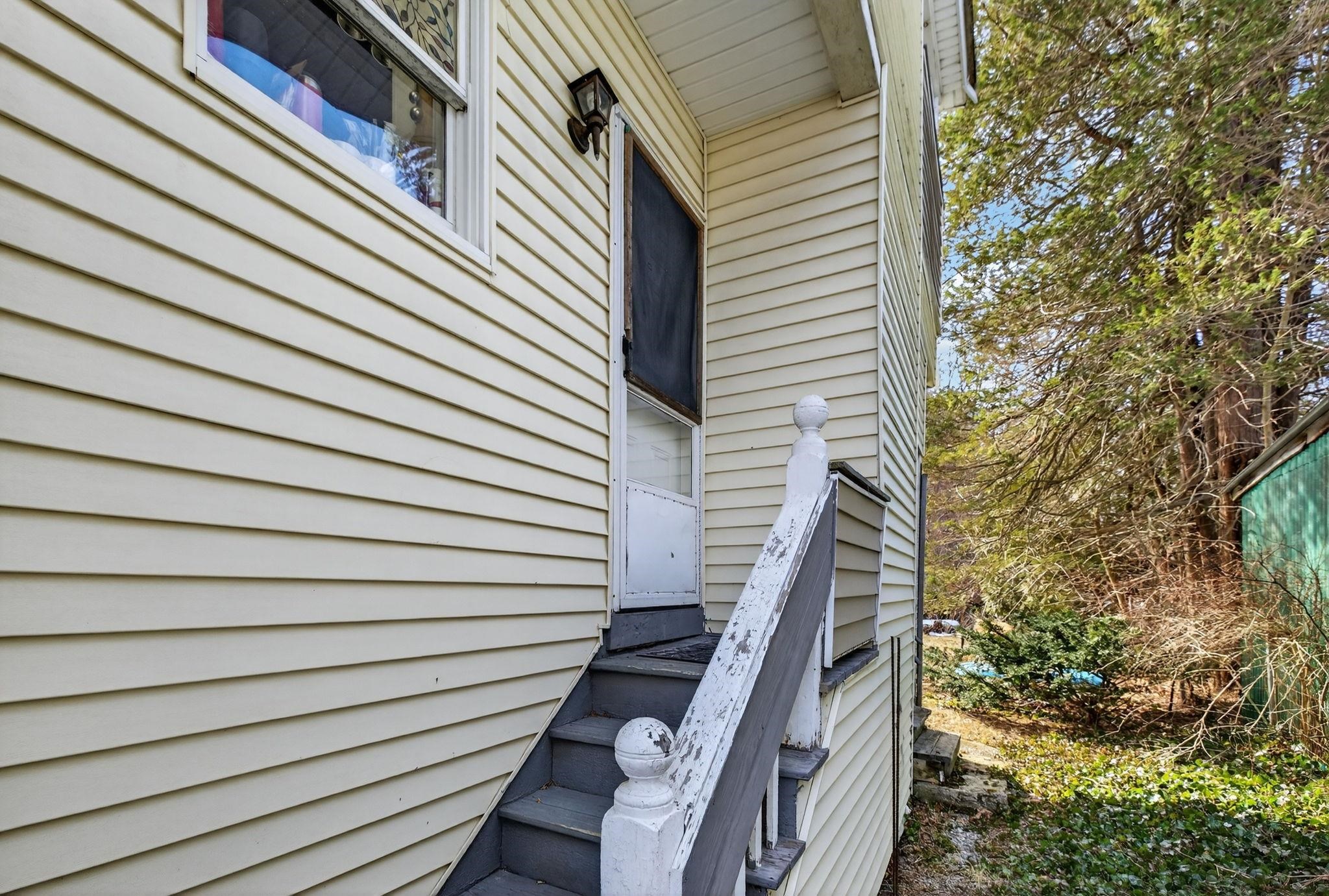 71 Main St, Greenville, NH 03048