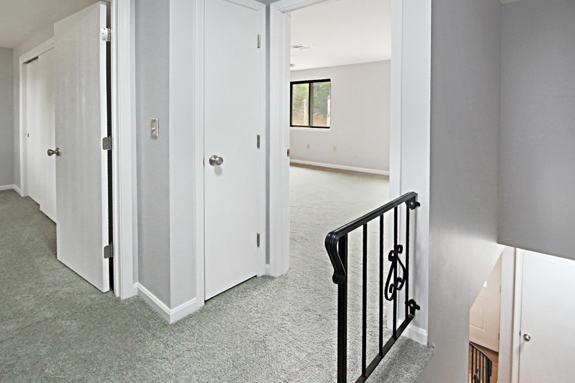 10 Killian Ct, Merrimack, NH 03054