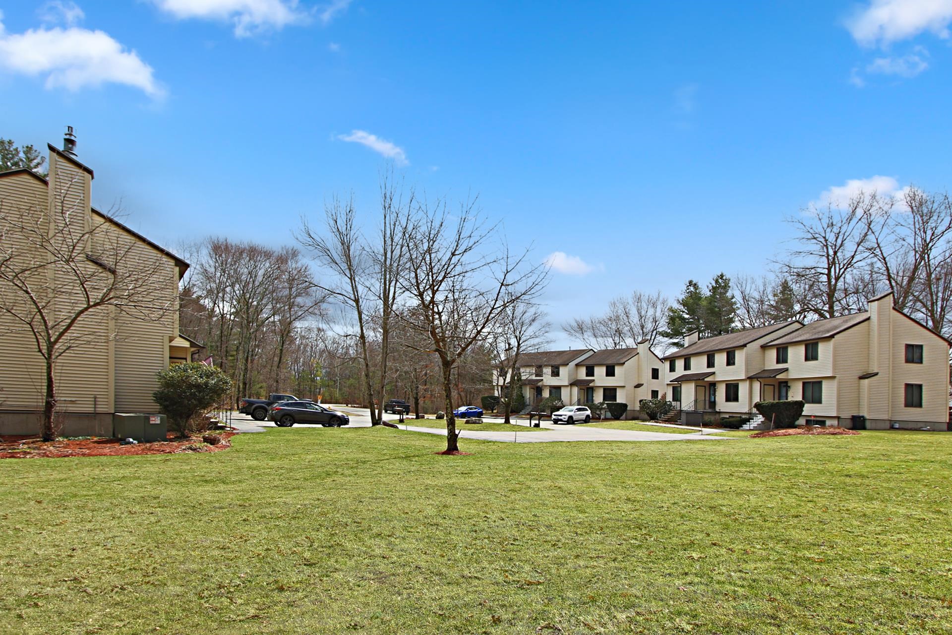 10 Killian Ct, Merrimack, NH 03054