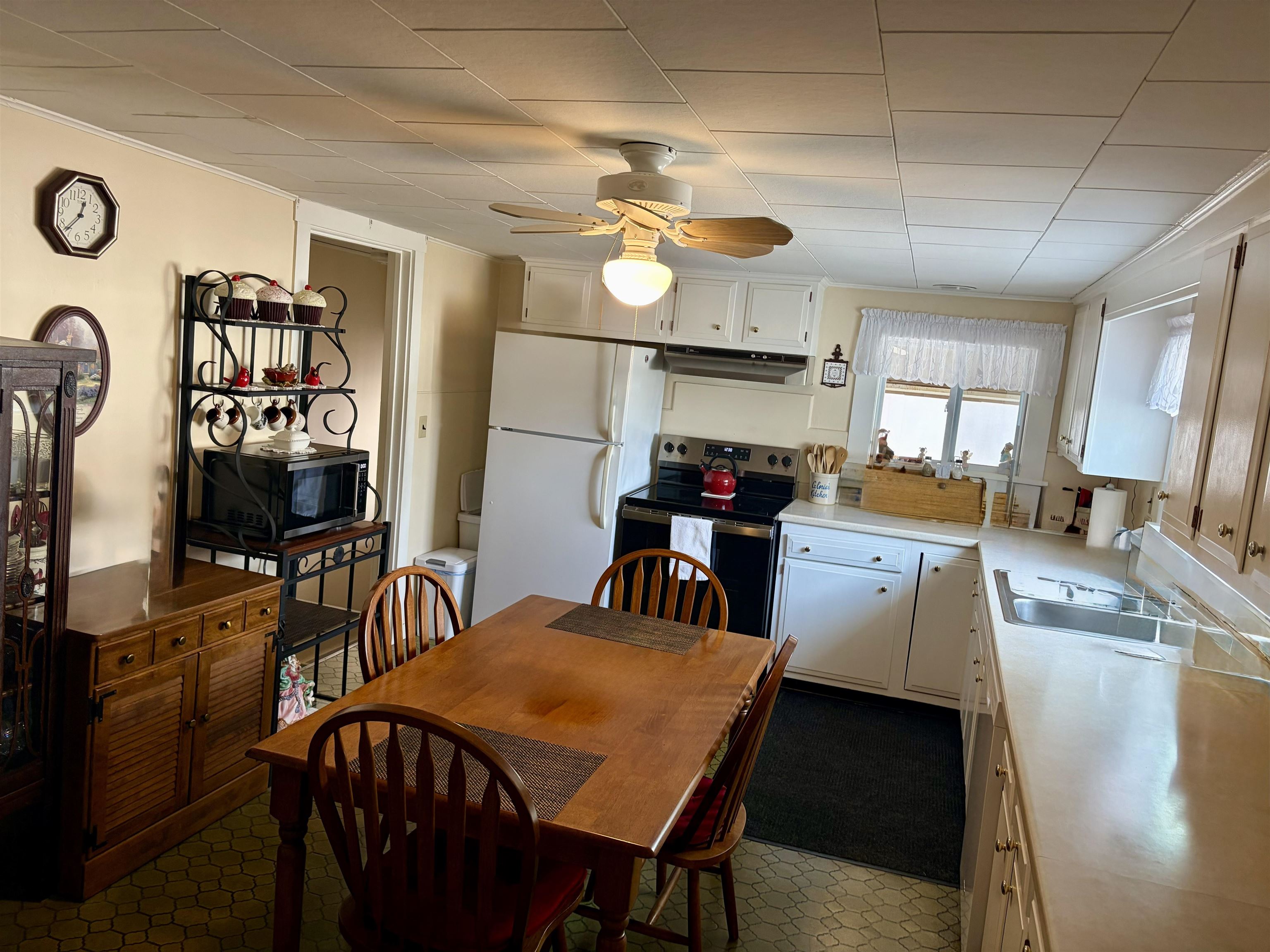 141 Main St, Colebrook, NH 03576