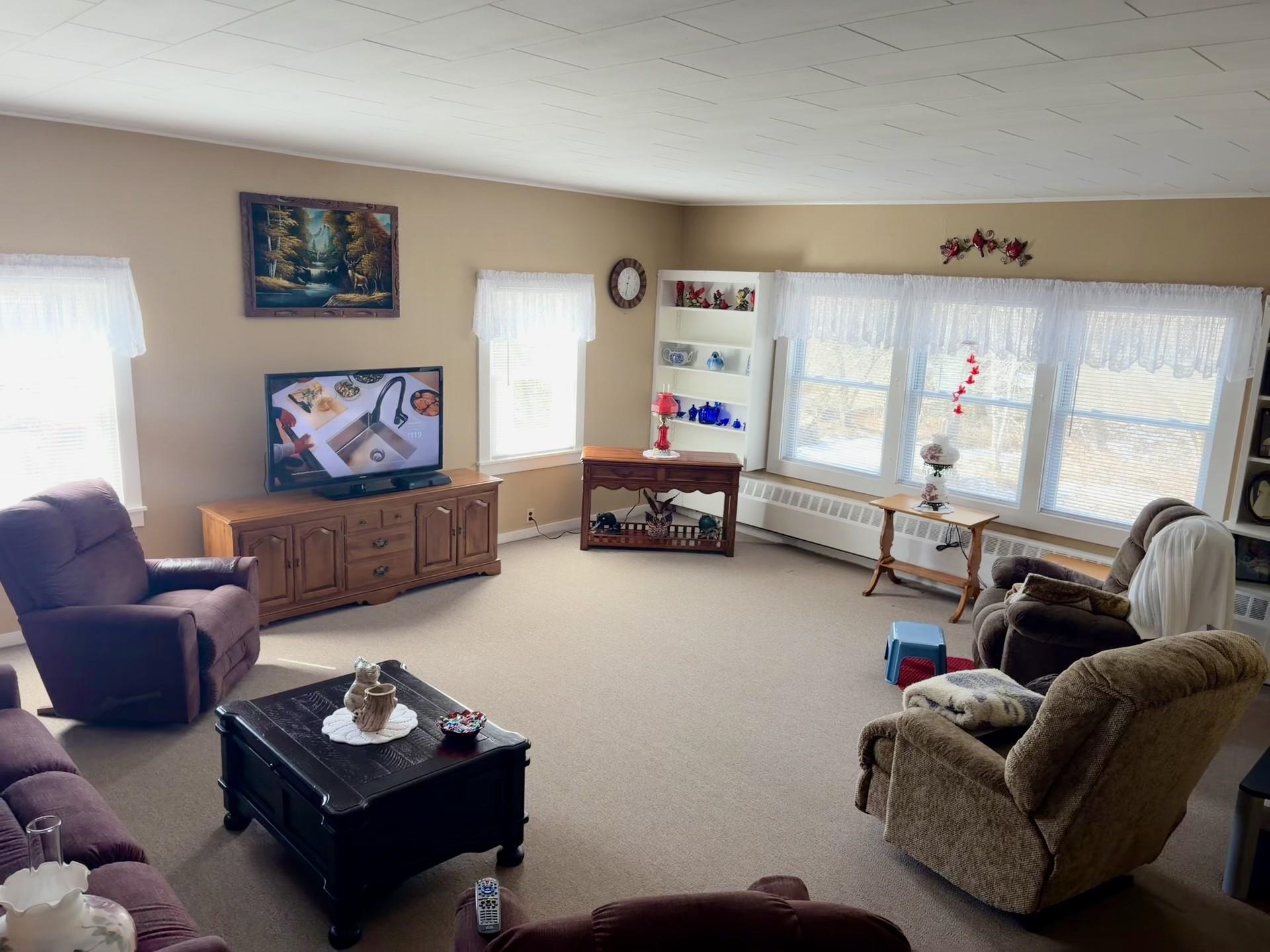 141 Main St, Colebrook, NH 03576