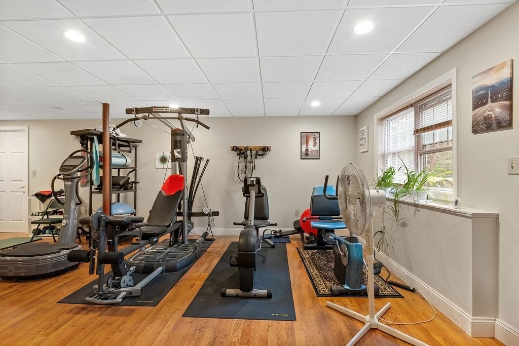 22 Lakewood Dr, Alton, NH 03810