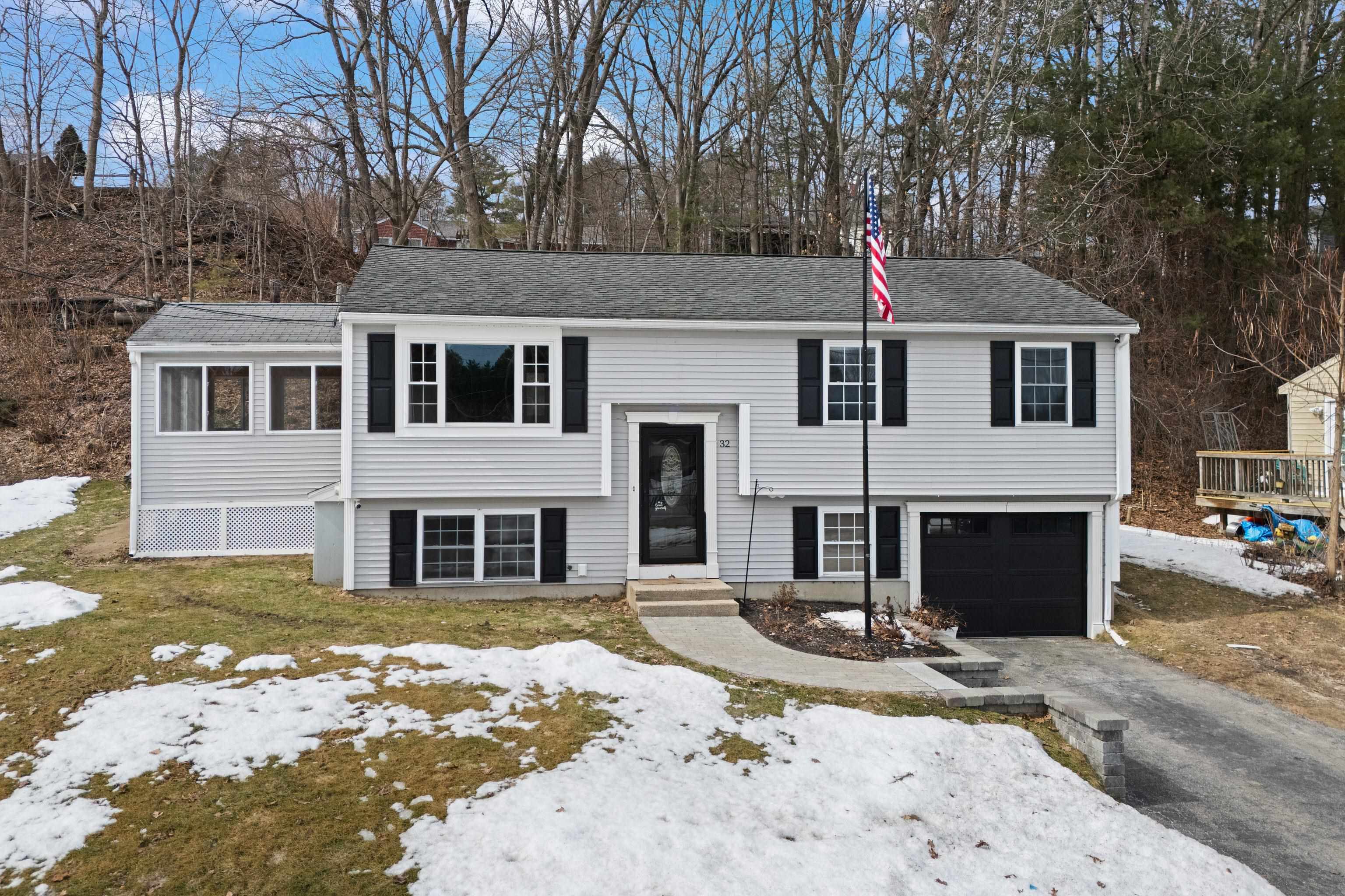 32 Syracuse Rd, Nashua, NH 03064