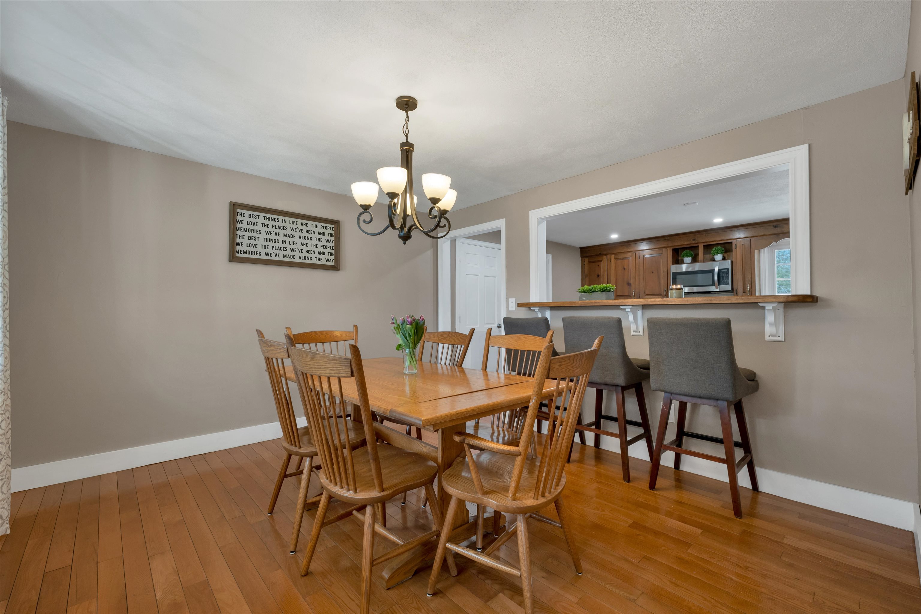 27 Cole St, Salem, NH 03079