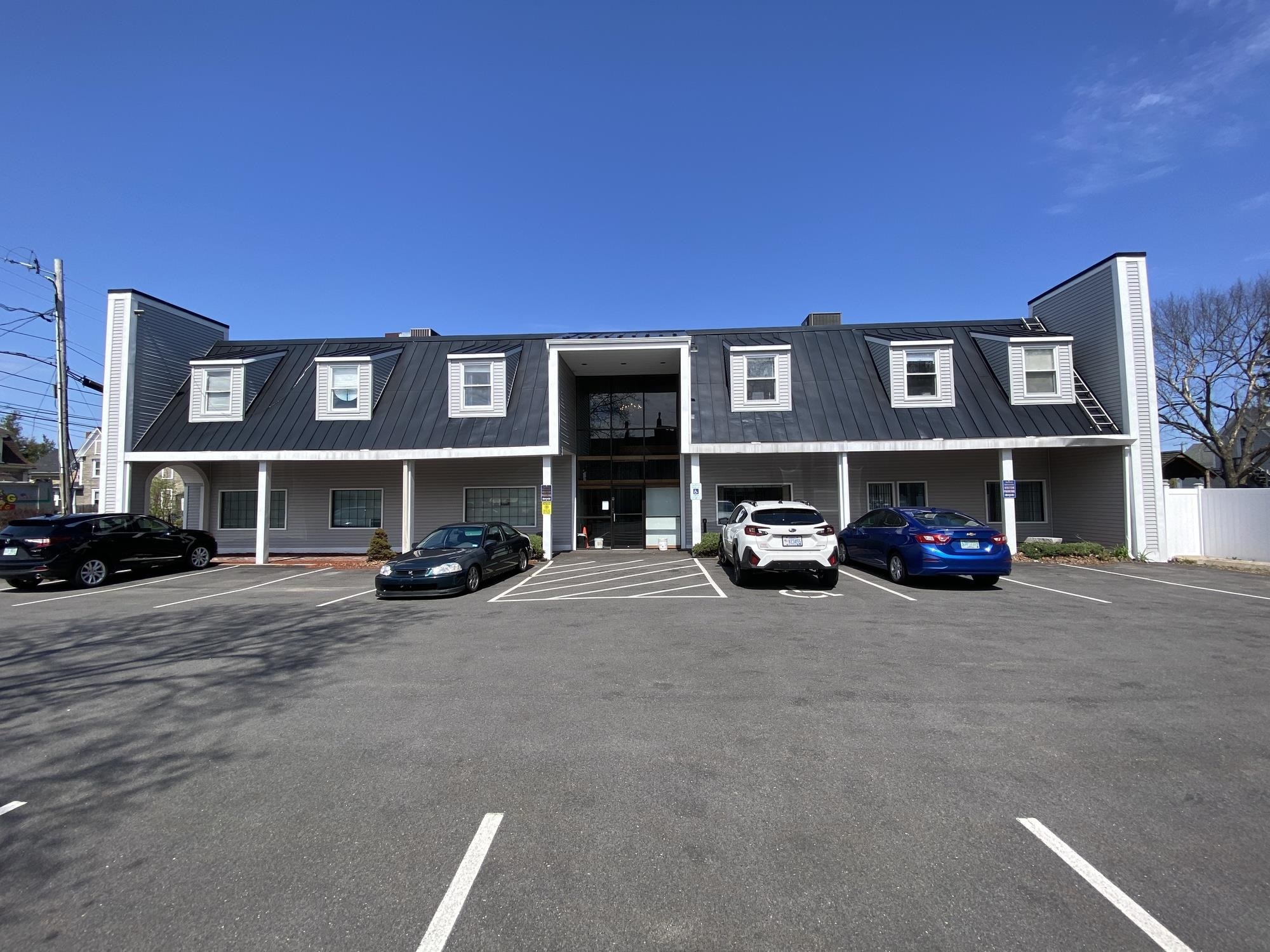 4 Birch St, Derry, NH 03038