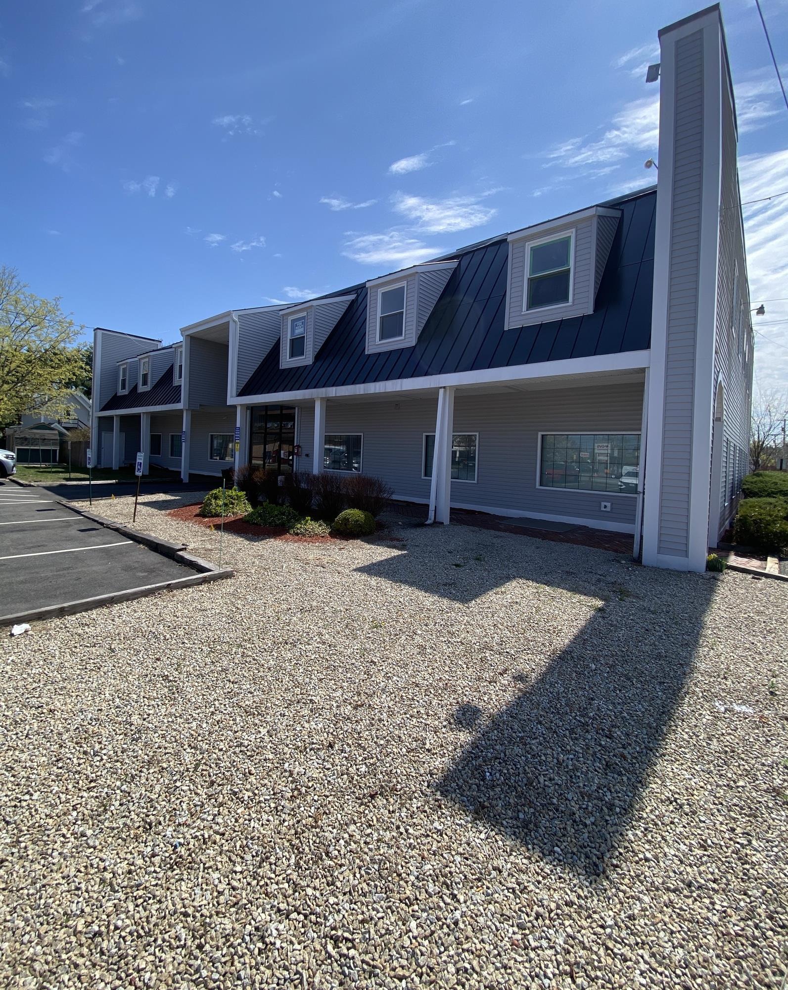 4 Birch St, Derry, NH 03038