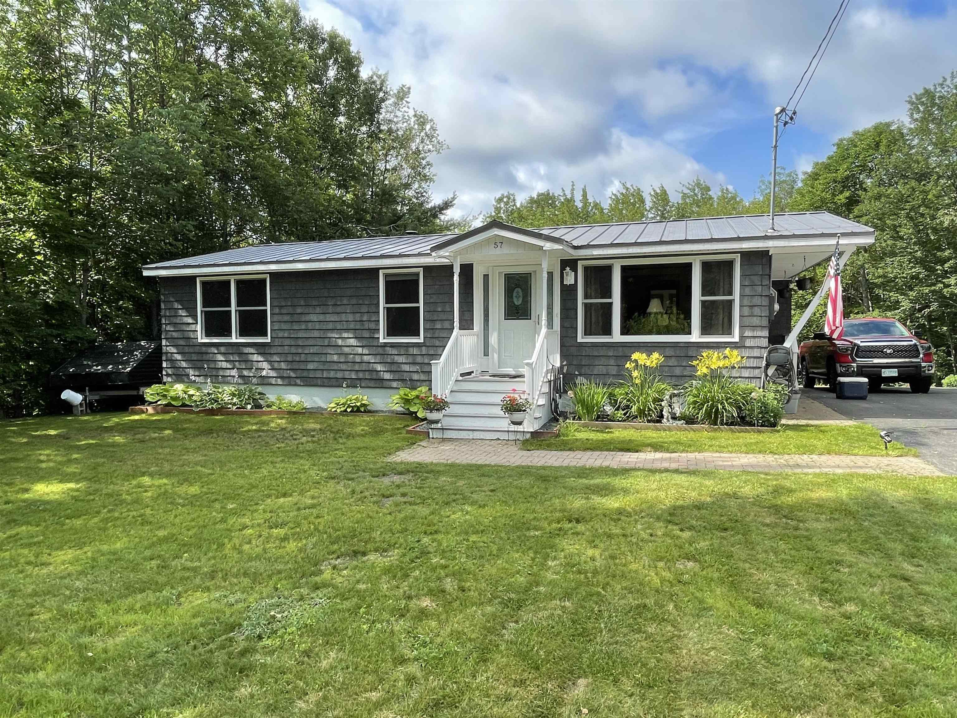 57 Jimtown Rd, Gorham, NH 03581
