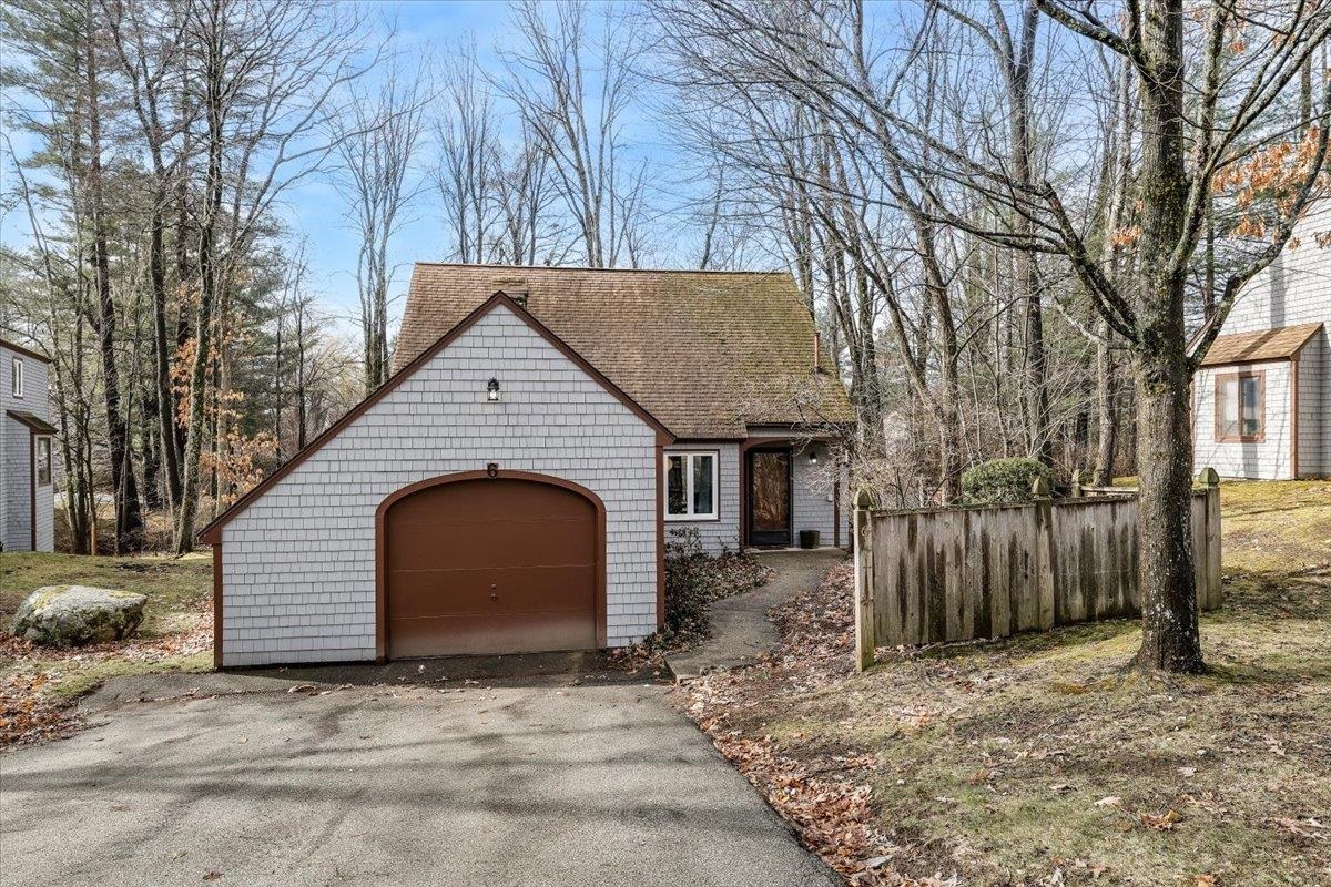 6 Duckford Cir, Nashua, NH 03063