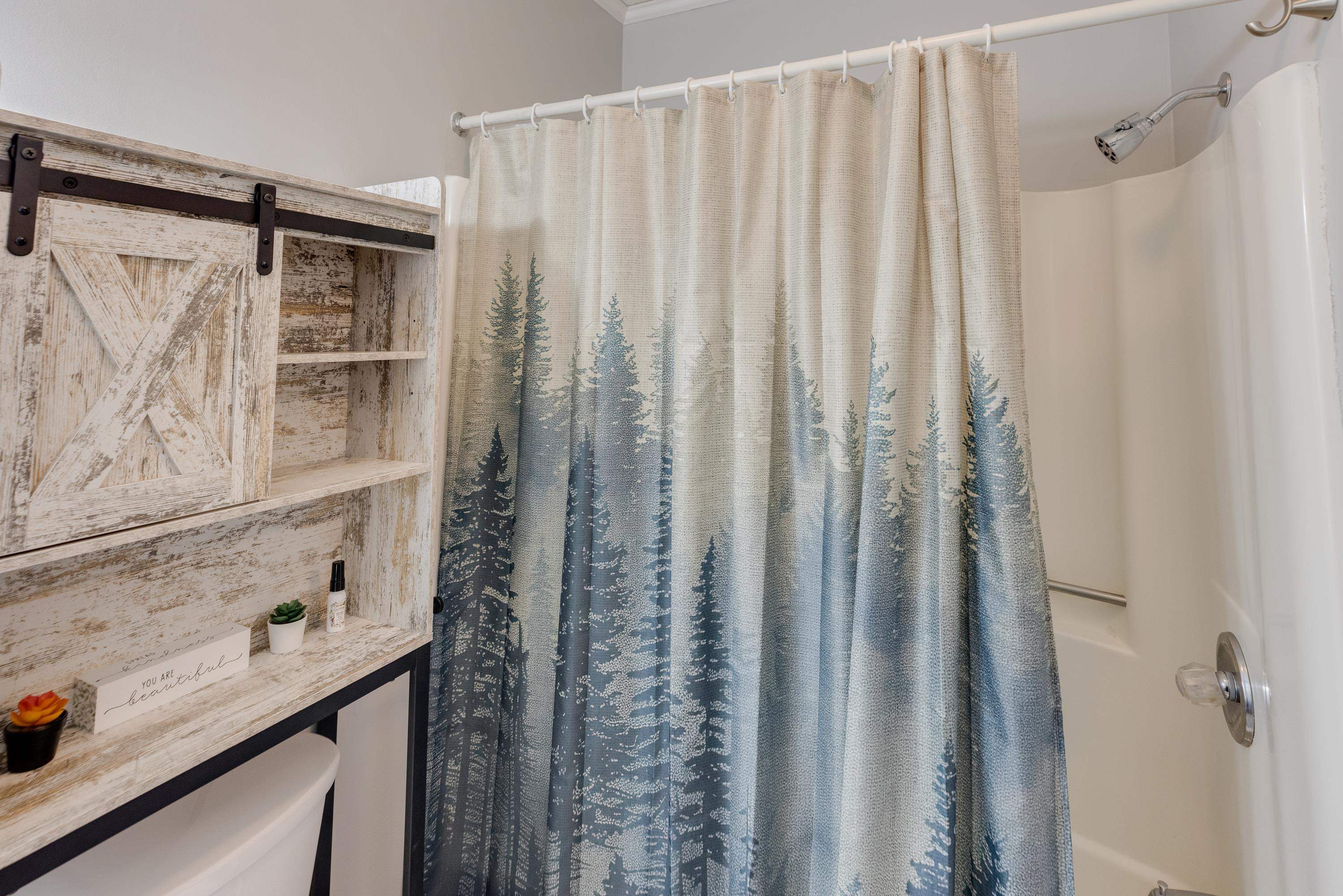 36 Lodge Rd, Lincoln, NH 03251