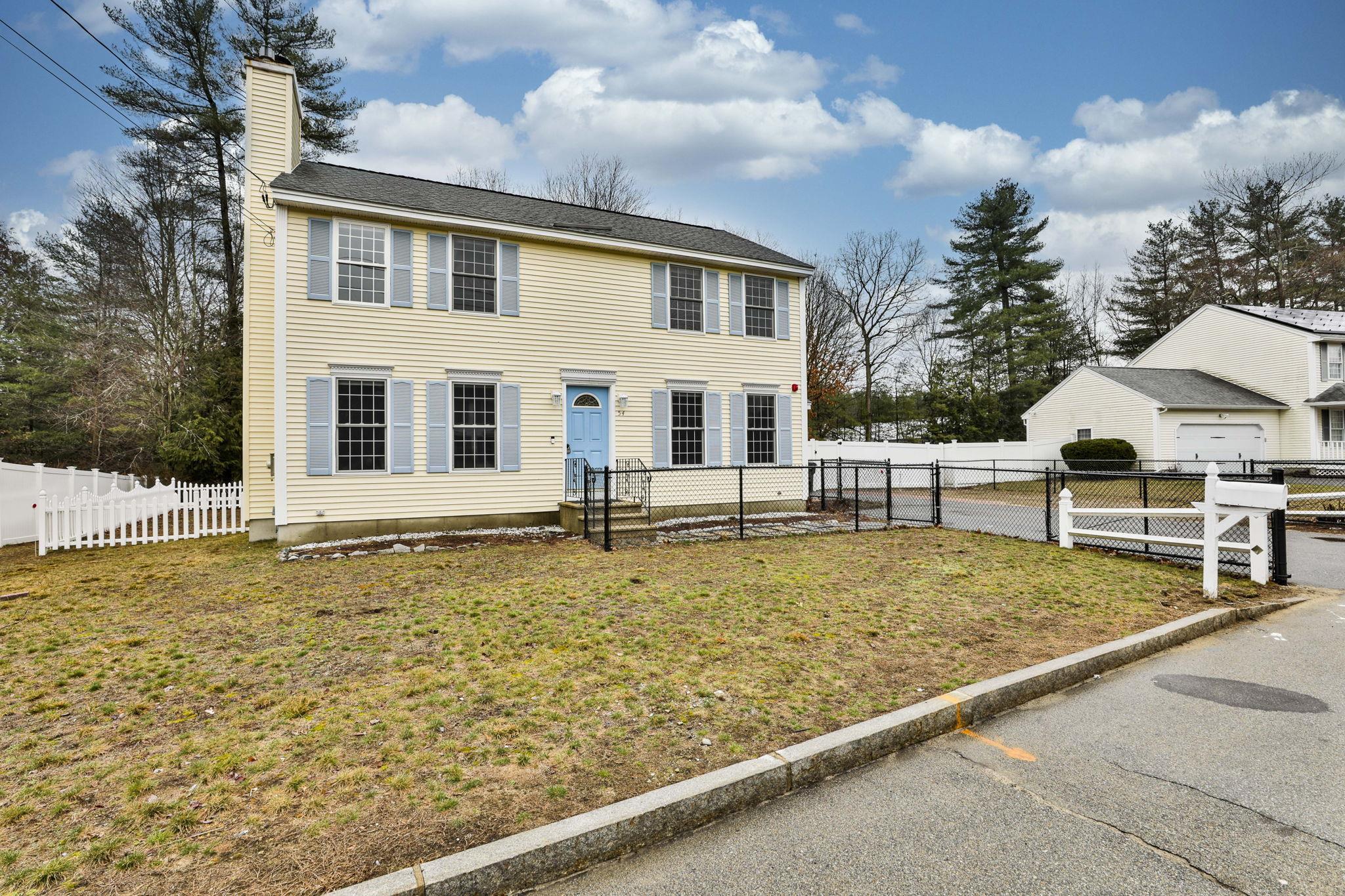 54 Vandora Dr, Manchester, NH 03103