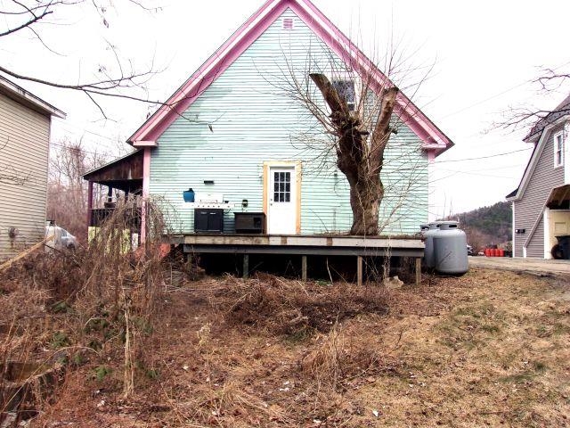 8 Oak Hill St, Haverhill, NH 03785