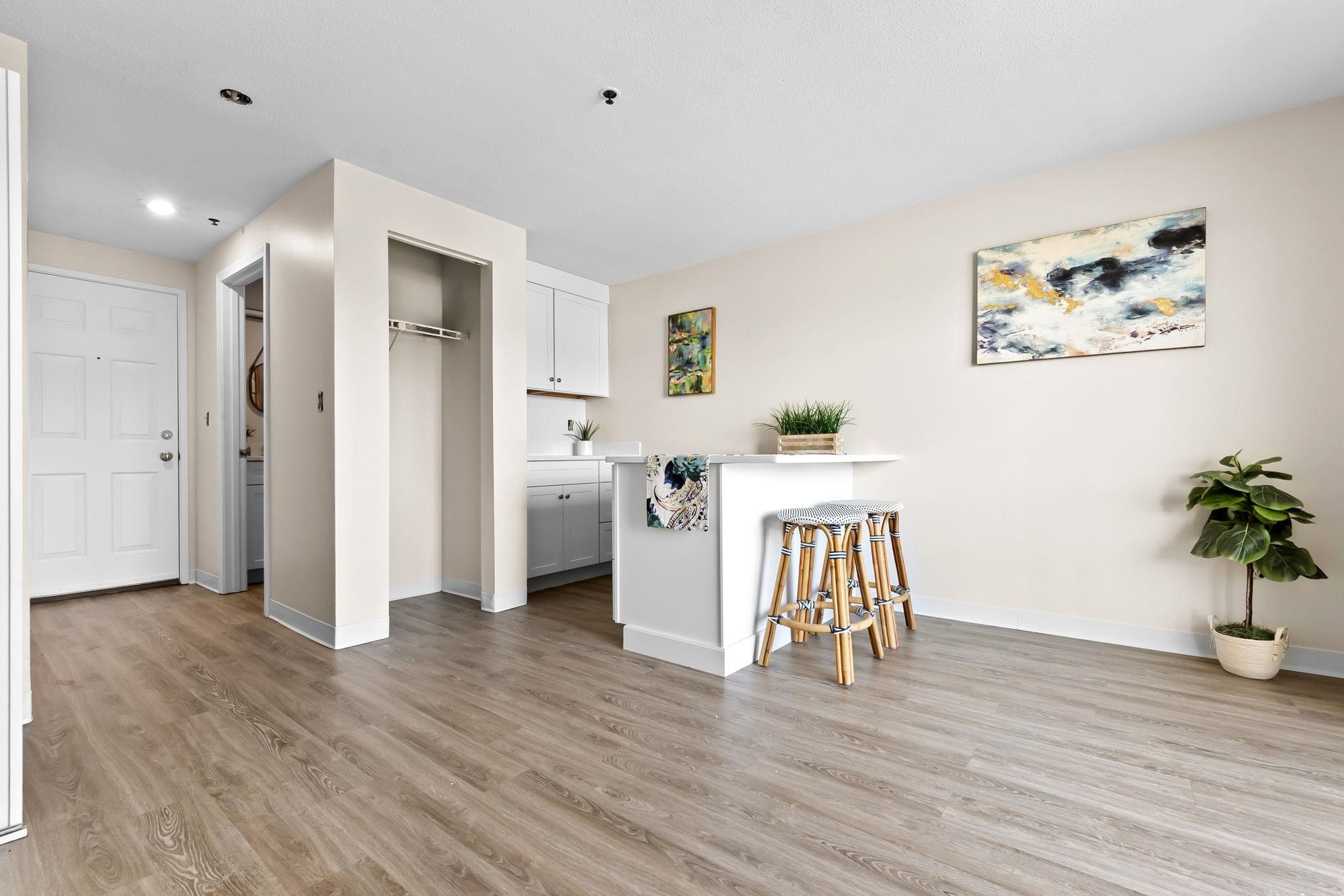 550 Winnacunnet Rd, Hampton, NH 03842