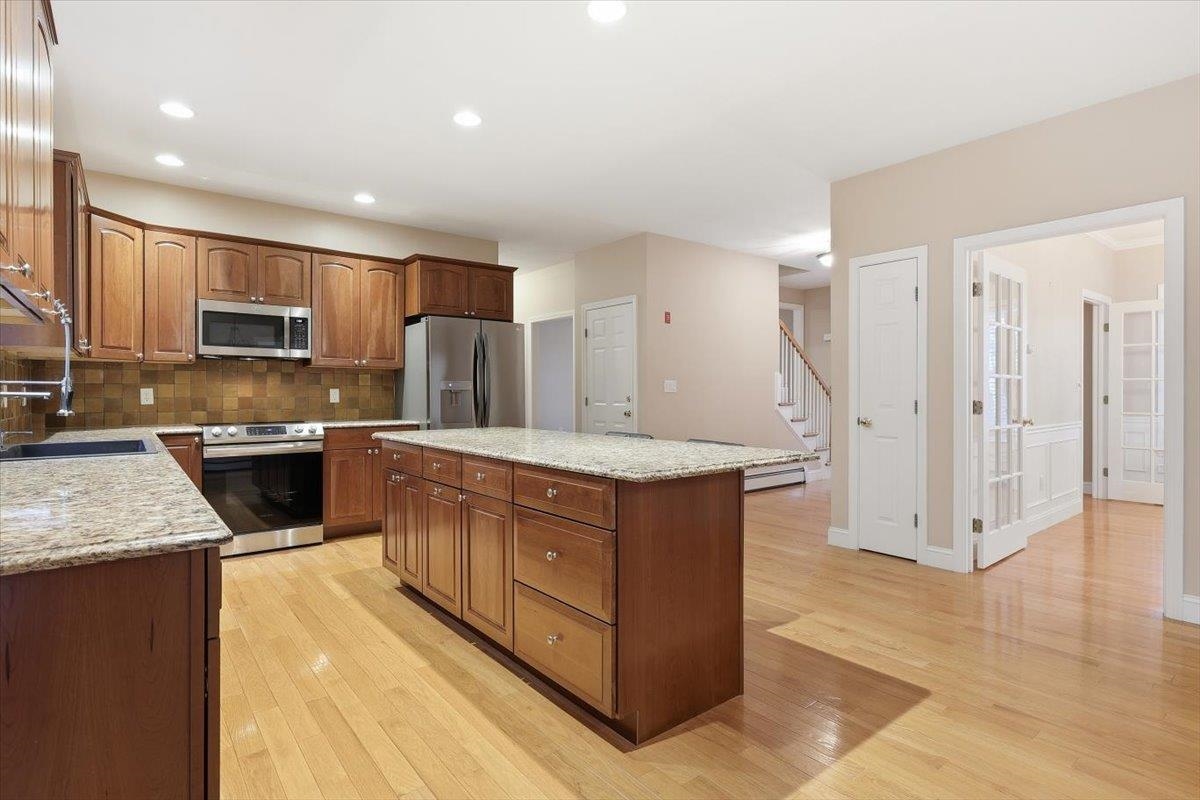 2 Walter Hill Rd, Mont Vernon, NH 03057