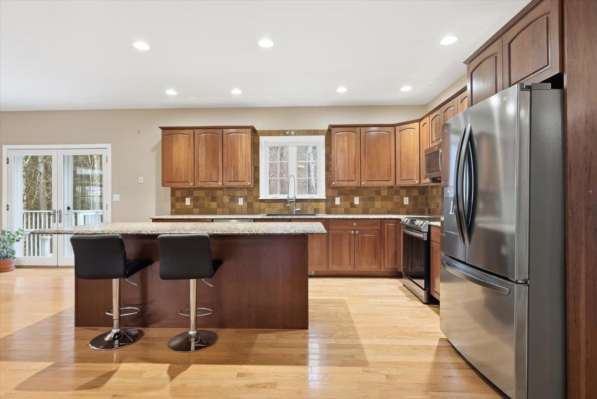 2 Walter Hill Rd, Mont Vernon, NH 03057