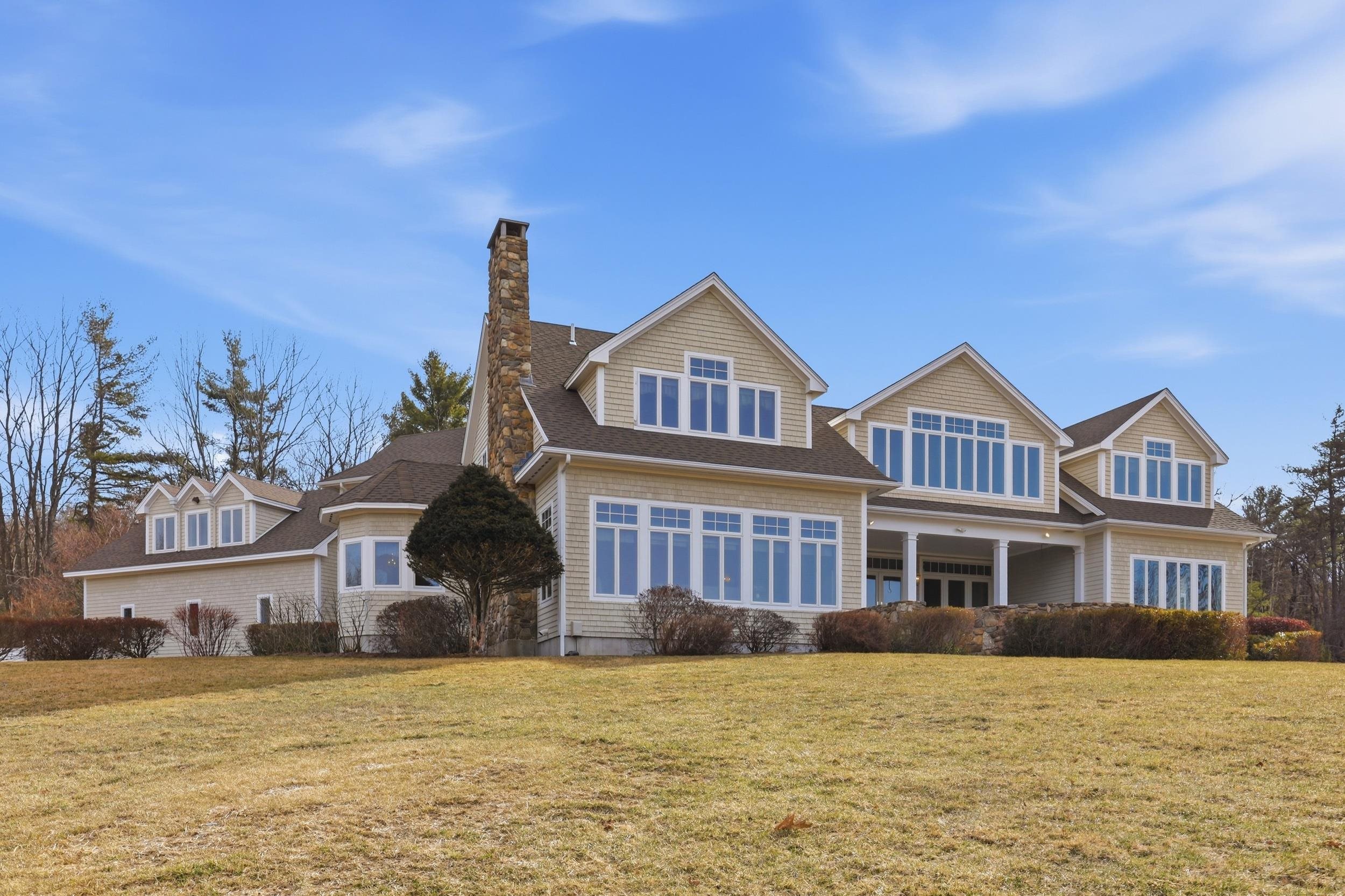 955 Catamount Rd, Pittsfield, NH 03263