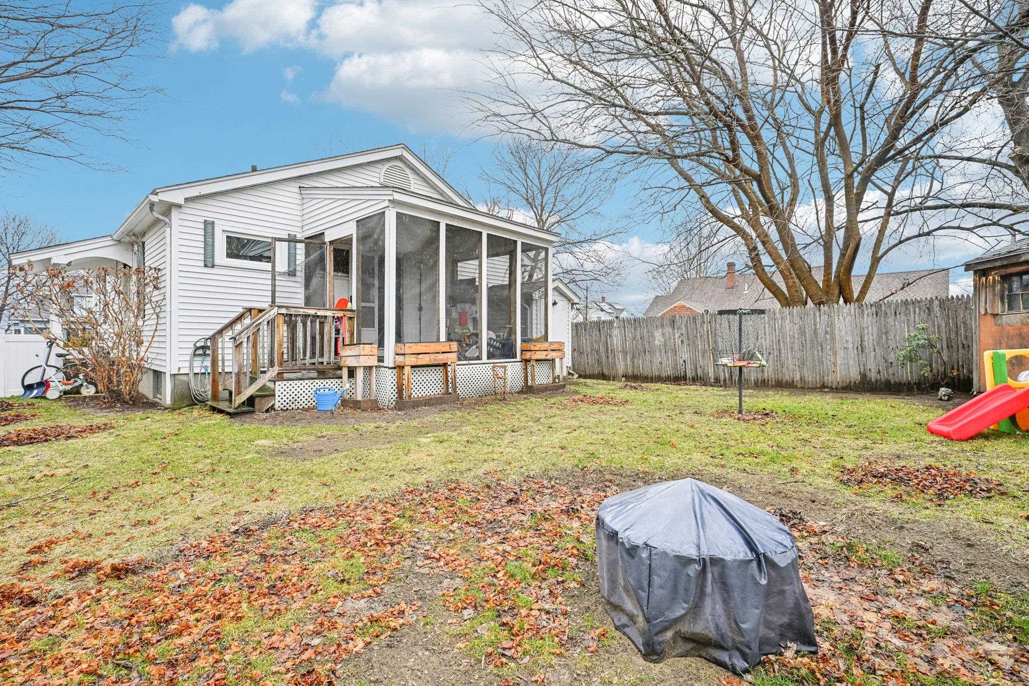 170 S Hall St, Manchester, NH 03103