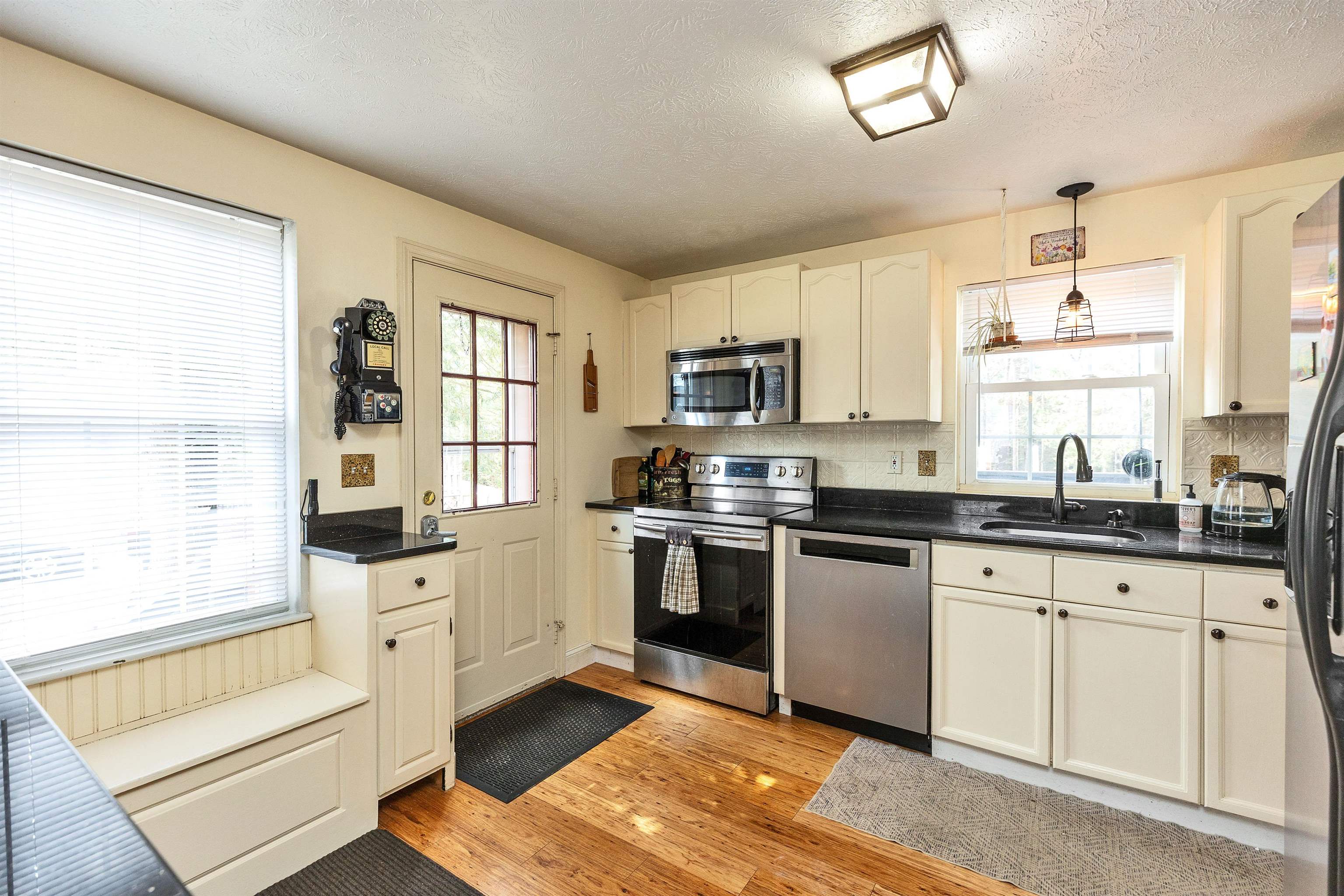 171 Westchester Dr, Milford, NH 03055