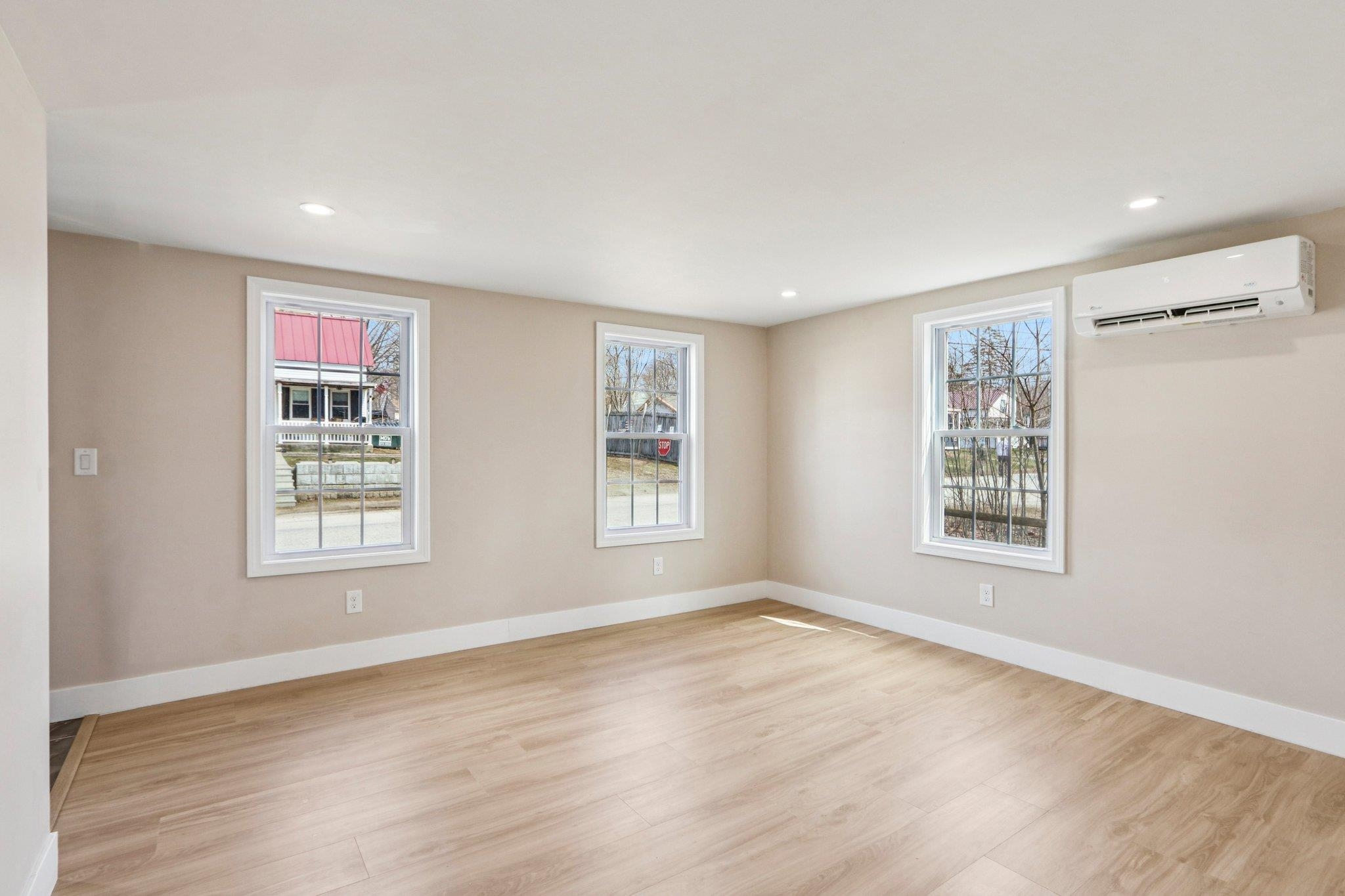 101 Souhegan St, Milford, NH 03055