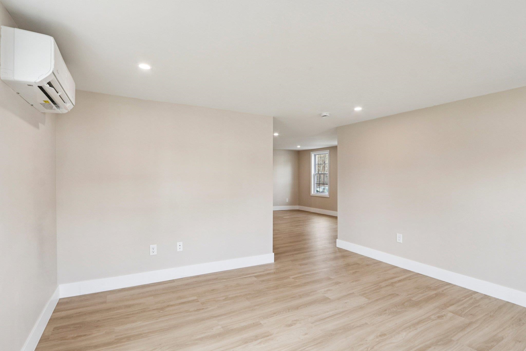 101 Souhegan St, Milford, NH 03055