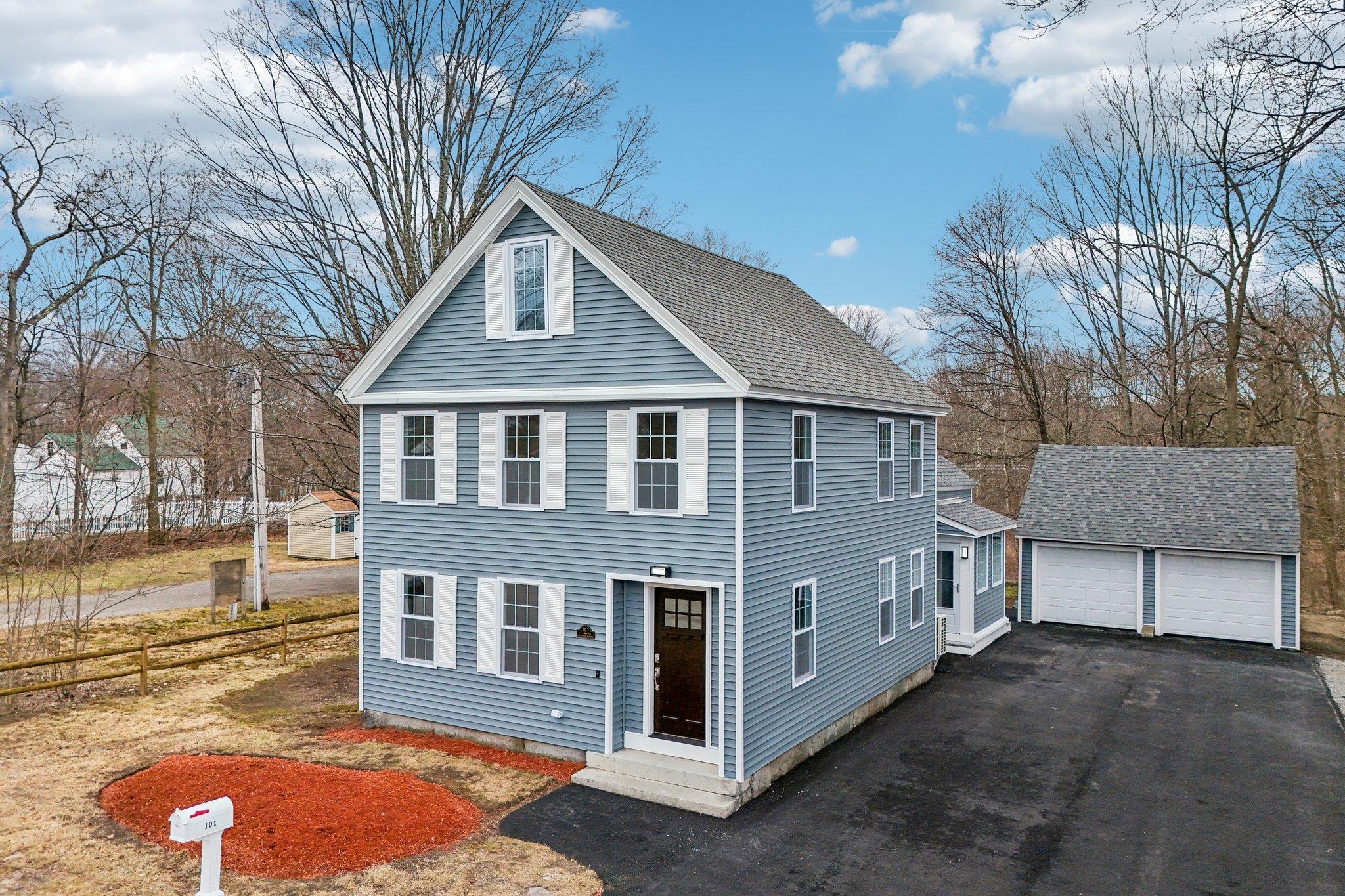 101 Souhegan St, Milford, NH 03055