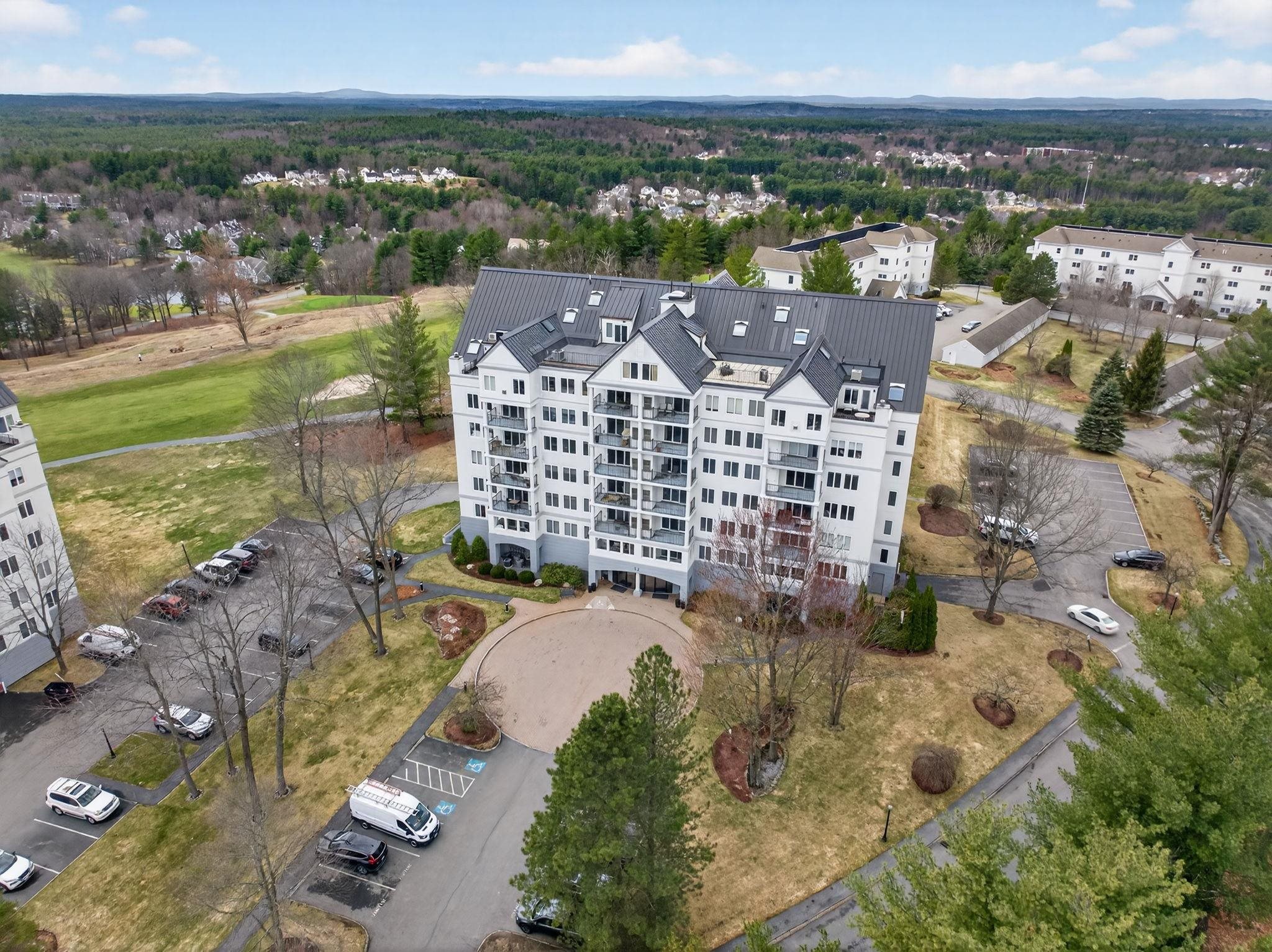 12 Mountain Laurels Dr #402, Nashua, NH 03062