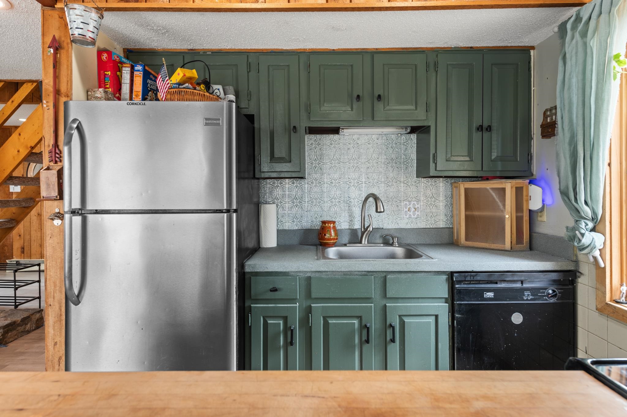 14 Webster Ct, Campton, NH 03223