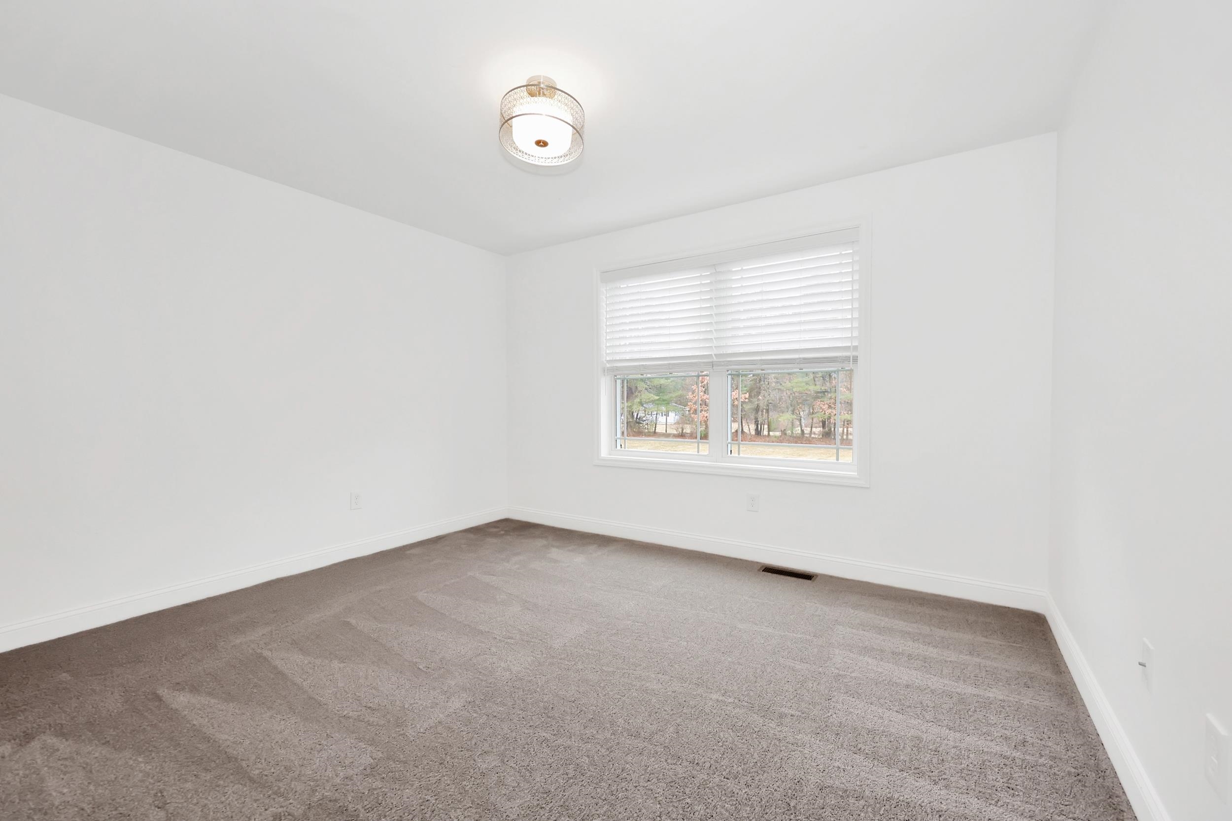 432 Mountain Rd, Concord, NH 03301