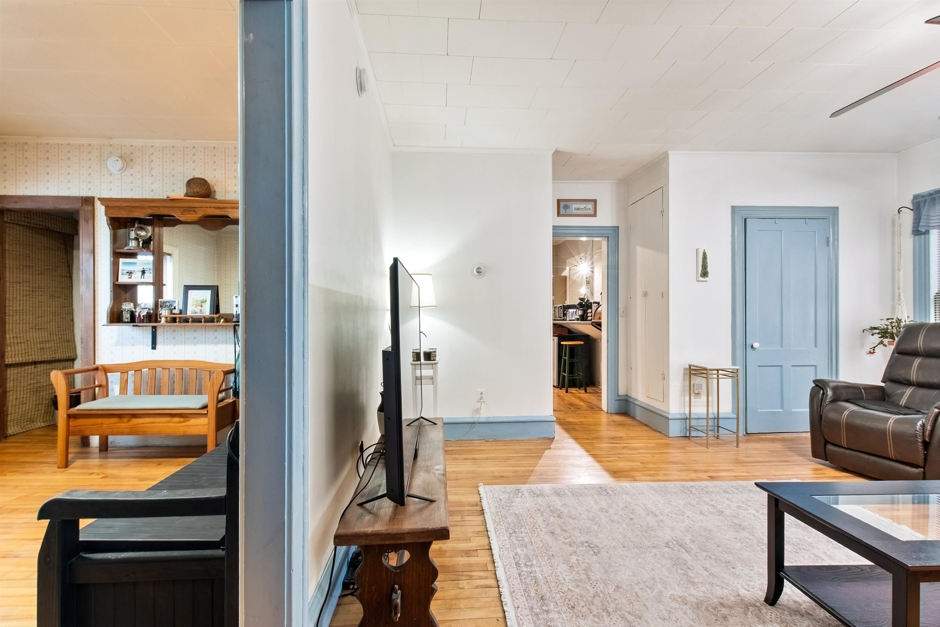 89 Summer St, Claremont, NH 03743