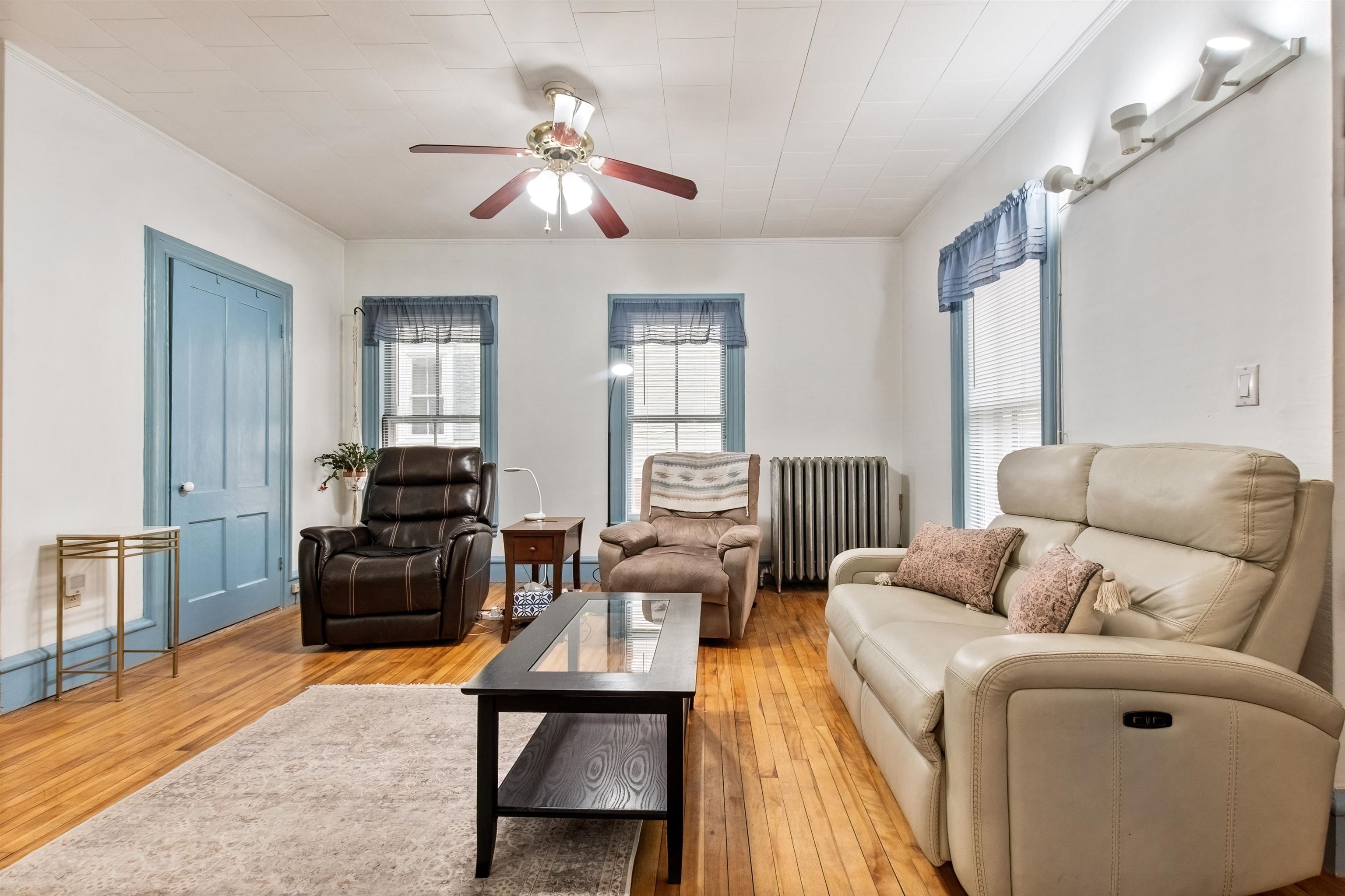 89 Summer St, Claremont, NH 03743