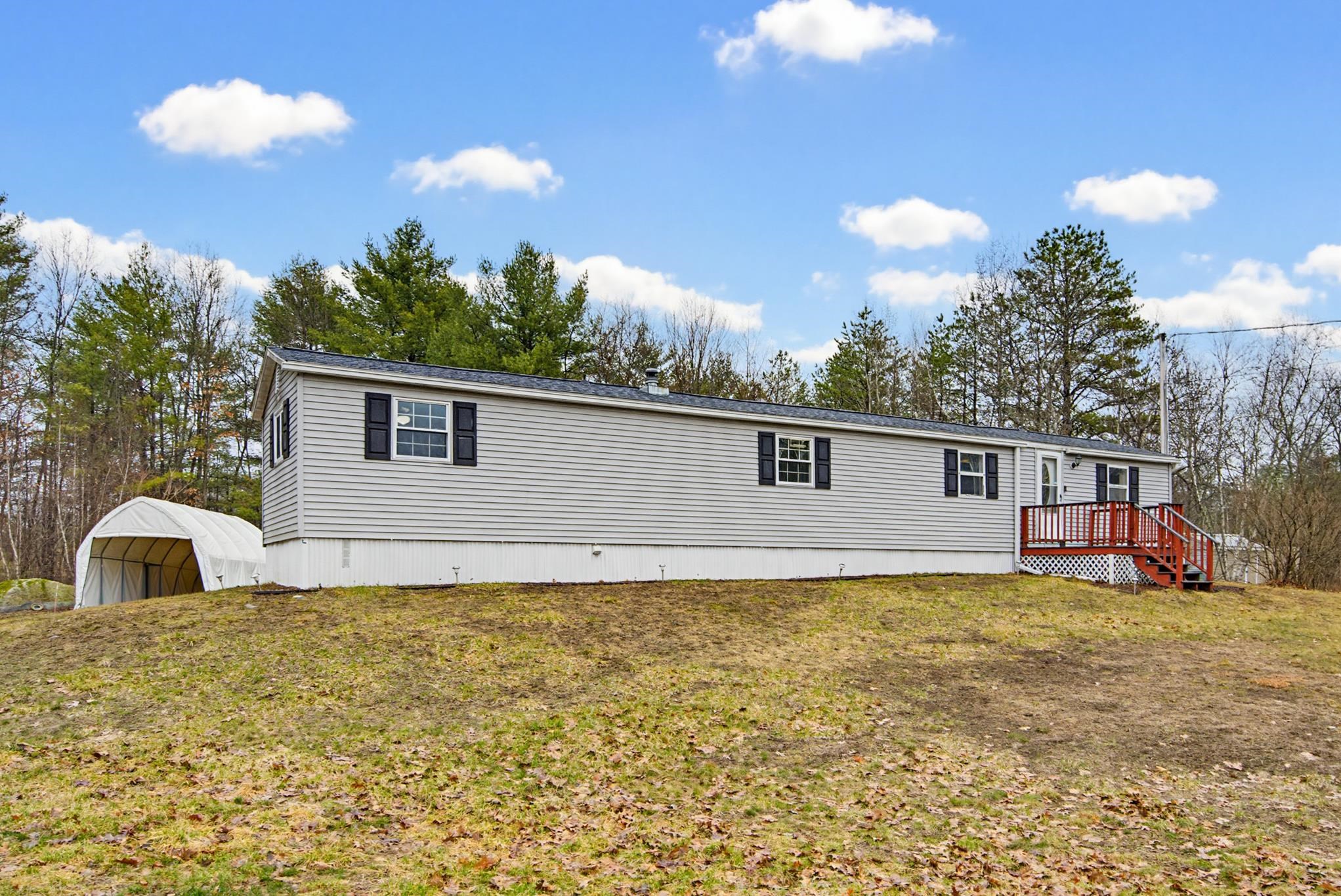 12 Acre St, Raymond, NH 03077