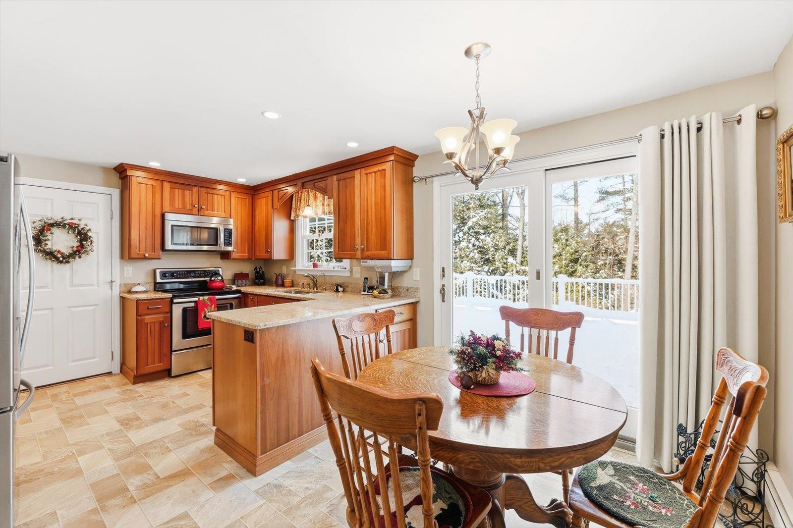 65 Currier Ave, Peterborough, NH 03458