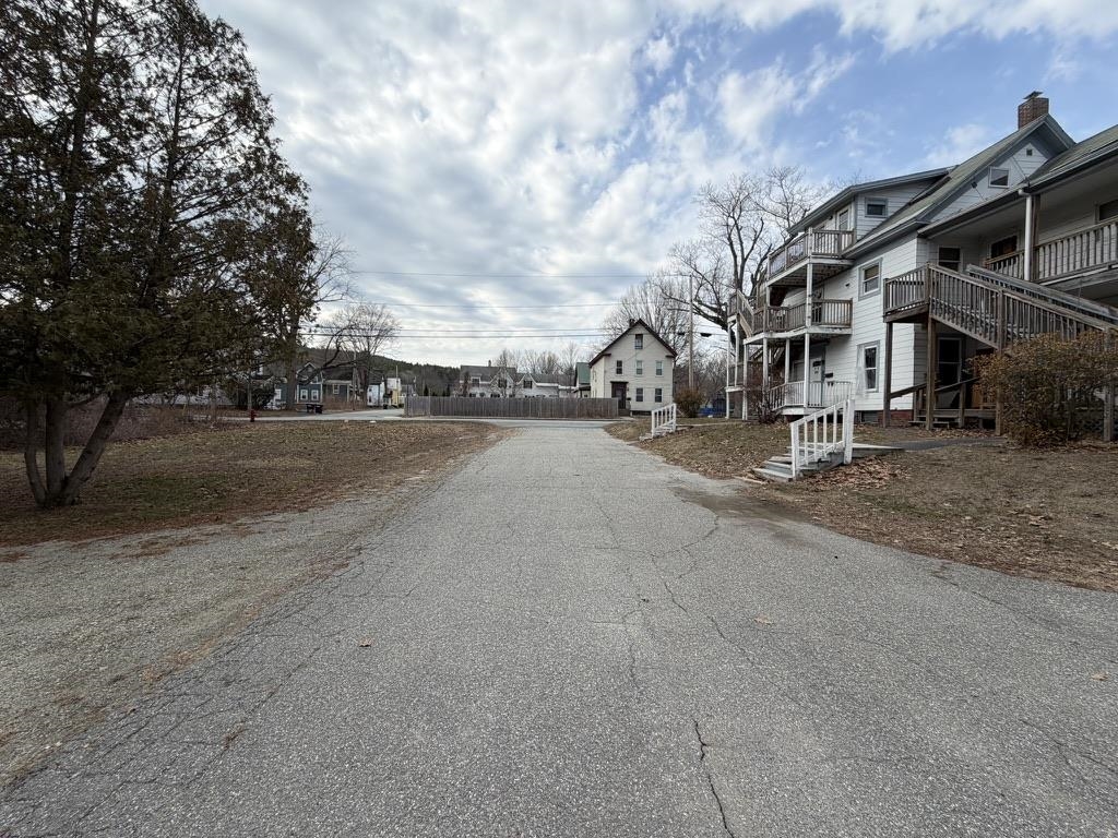 28 East St, Claremont, NH 03743