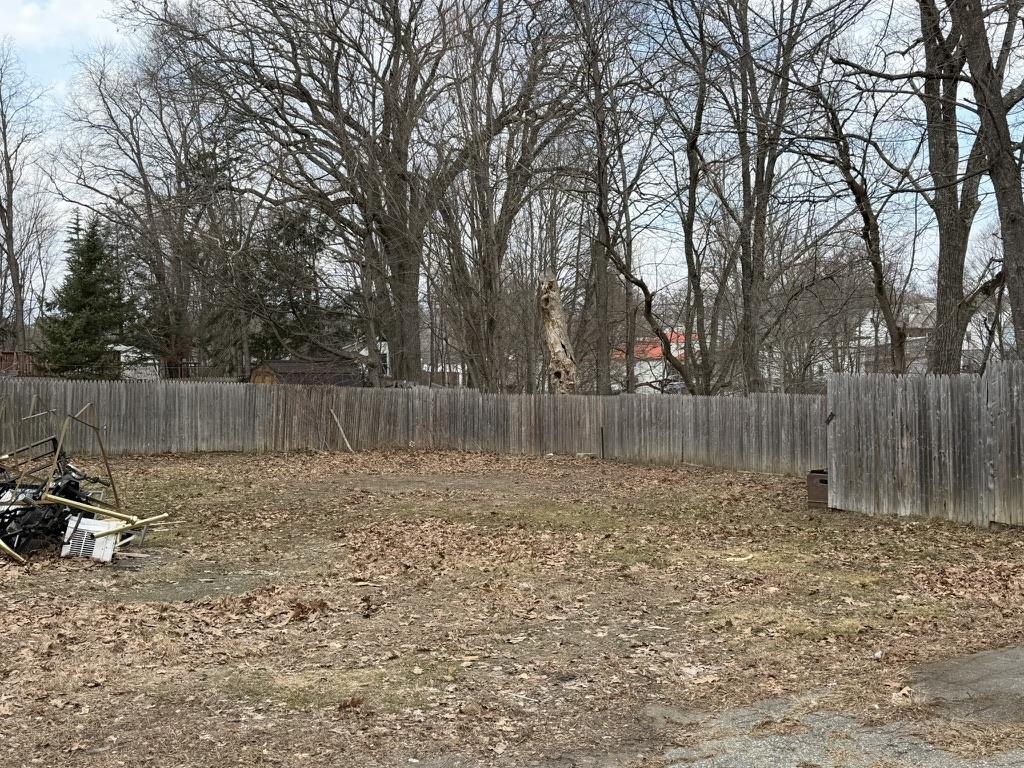 28 East St, Claremont, NH 03743