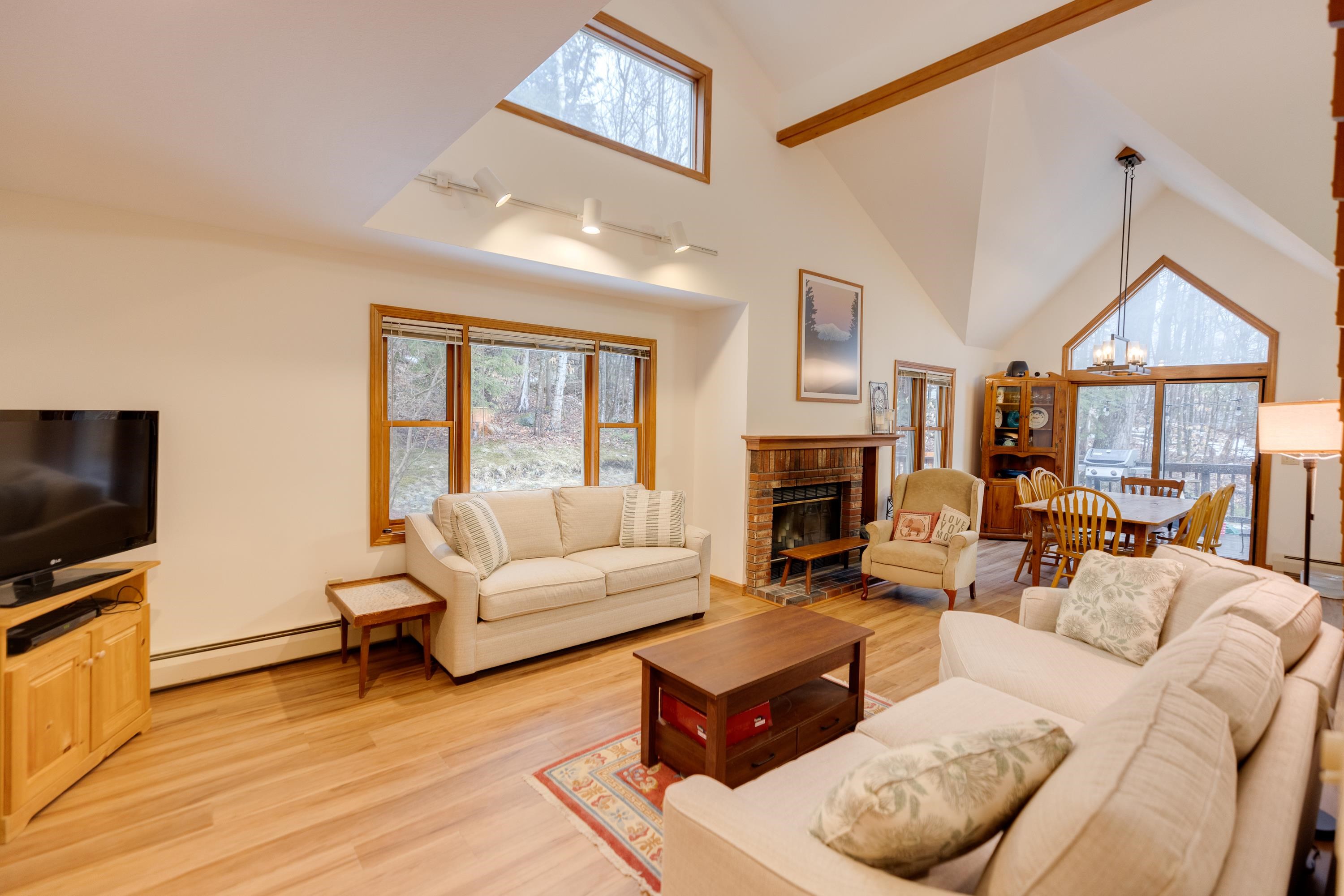 16 Hillside Cir, Lincoln, NH 03251