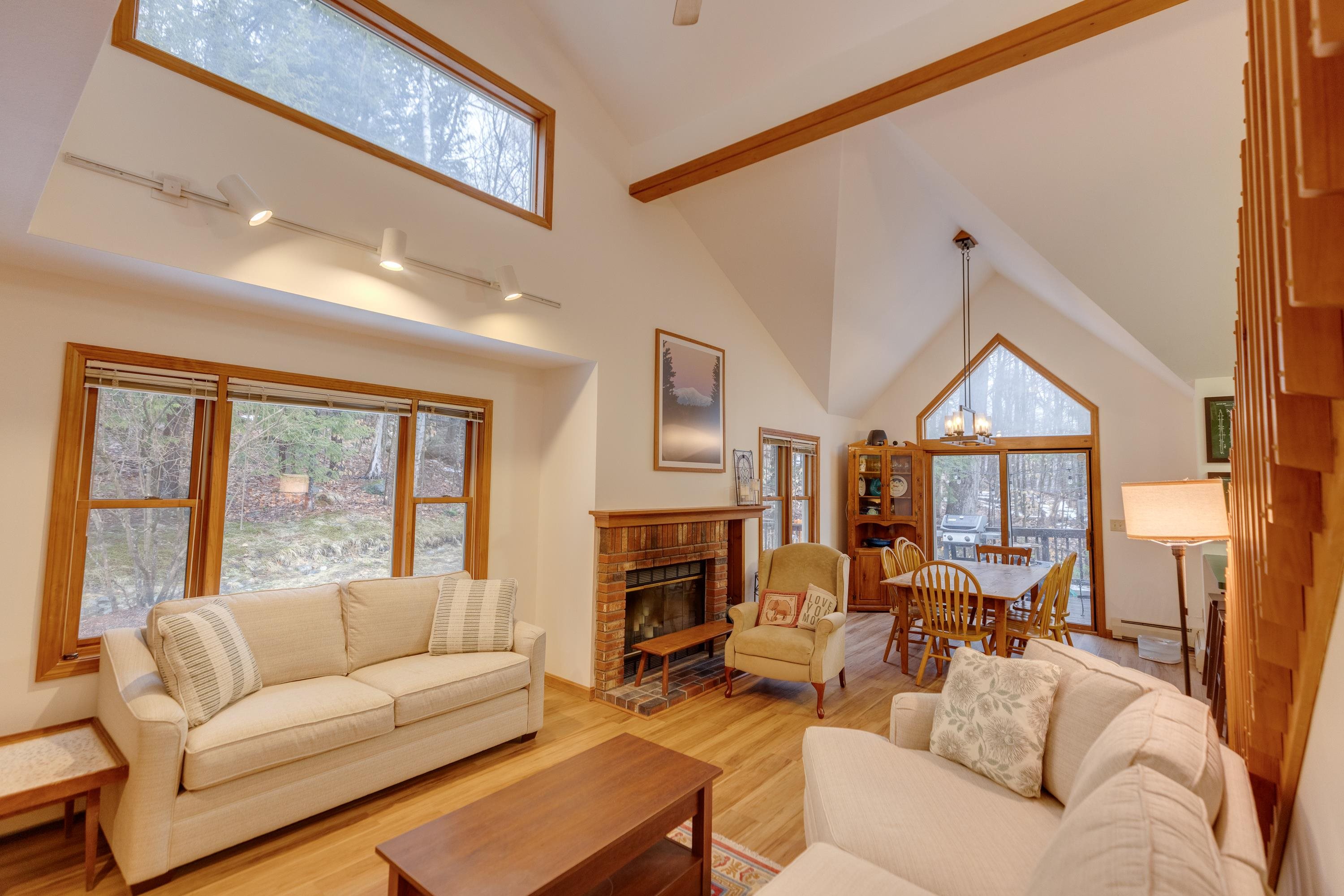 16 Hillside Cir, Lincoln, NH 03251