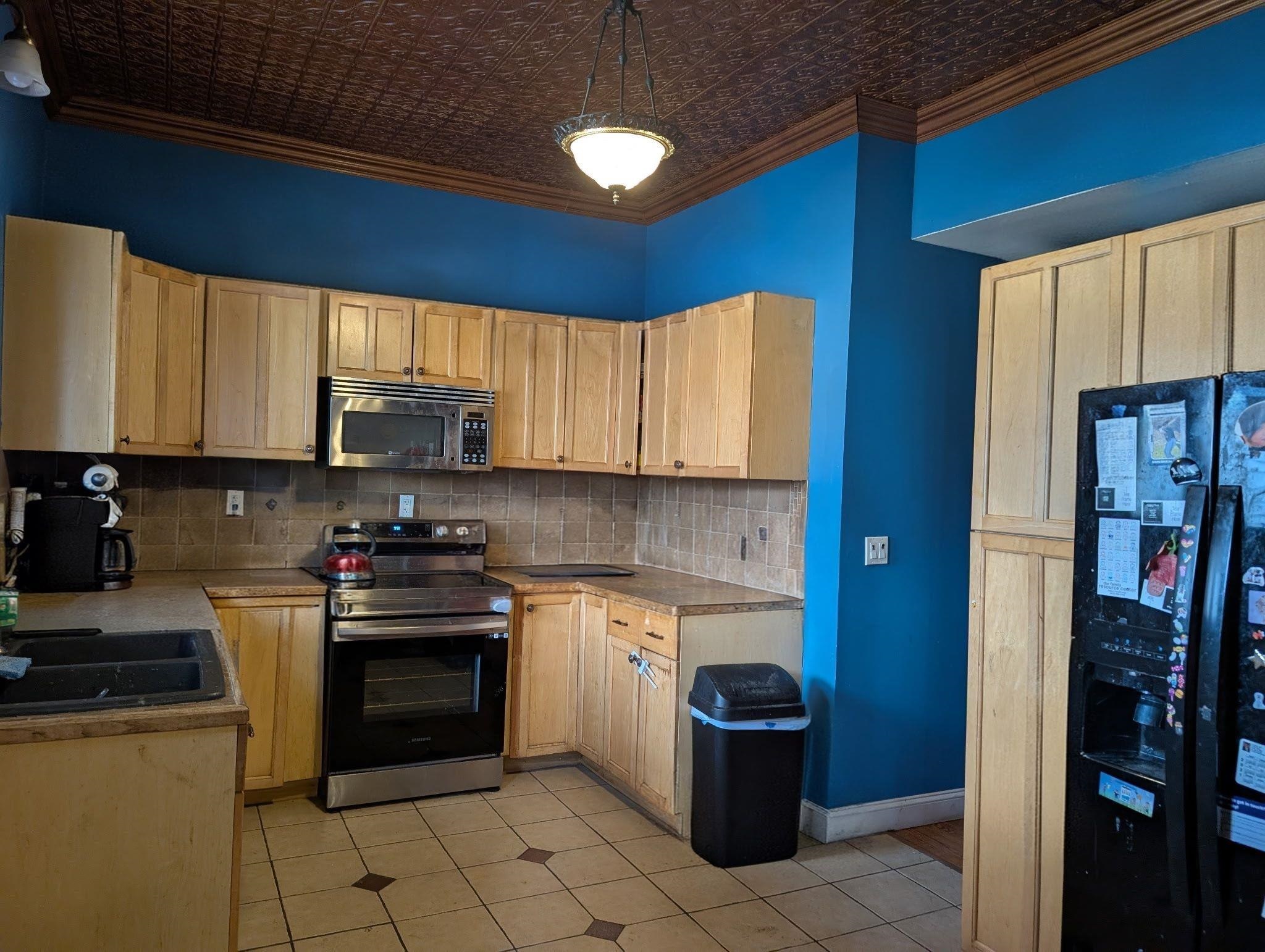 48 Grove St, Littleton, NH 03561