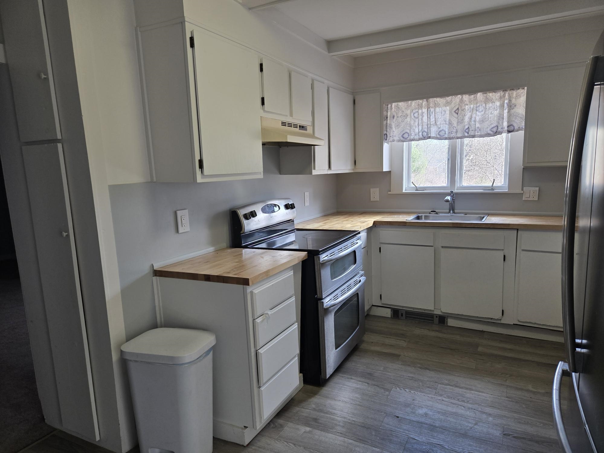 99 Depot Hill Rd, Henniker, NH 03242