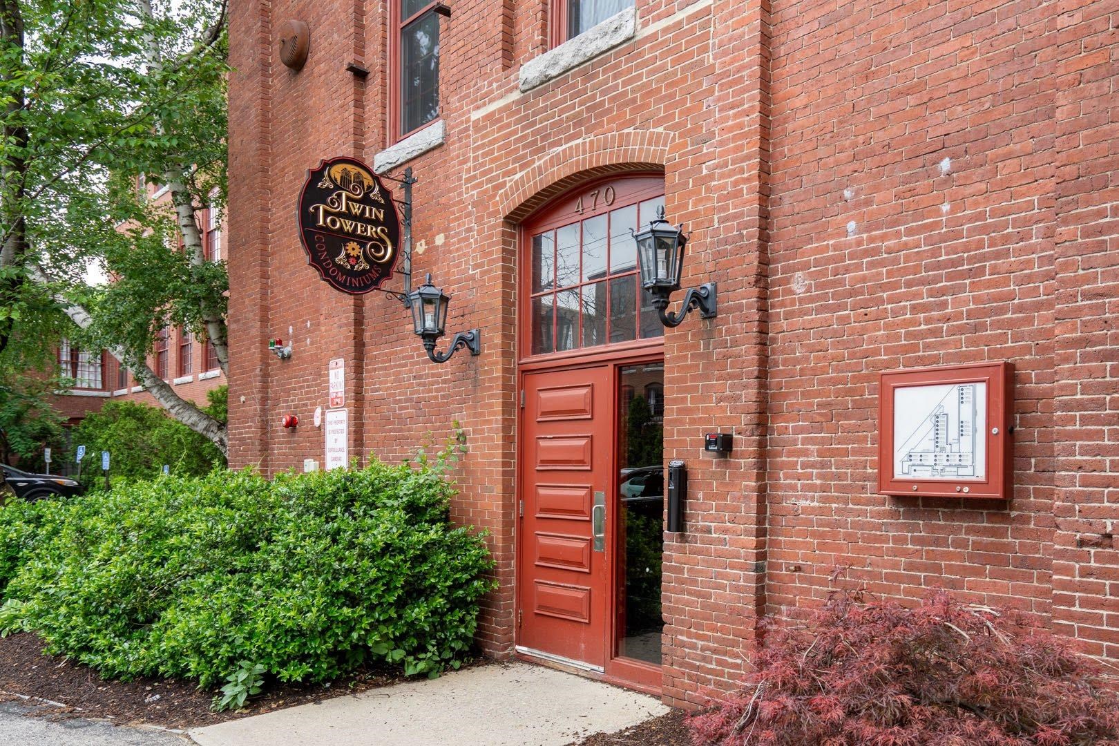 470 Silver St #205, Manchester, NH 03103