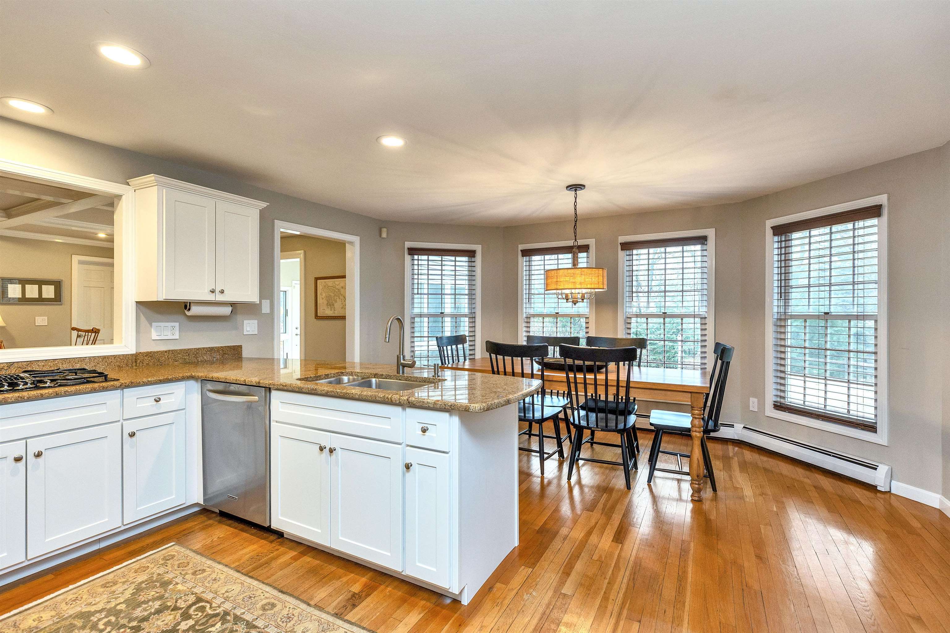 7 Village Woods Dr, Amherst, NH 03031