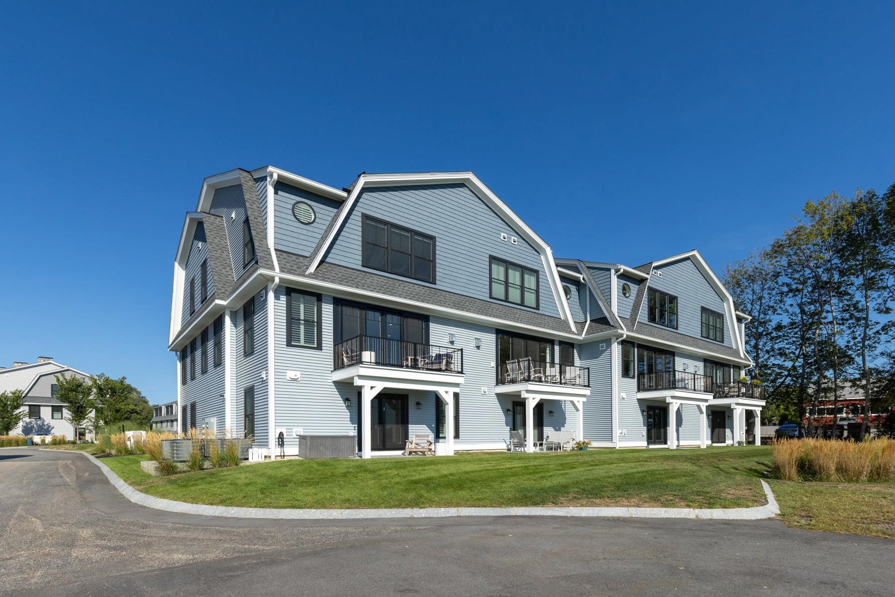 36 Little Bay Dr, Dover, NH 03820